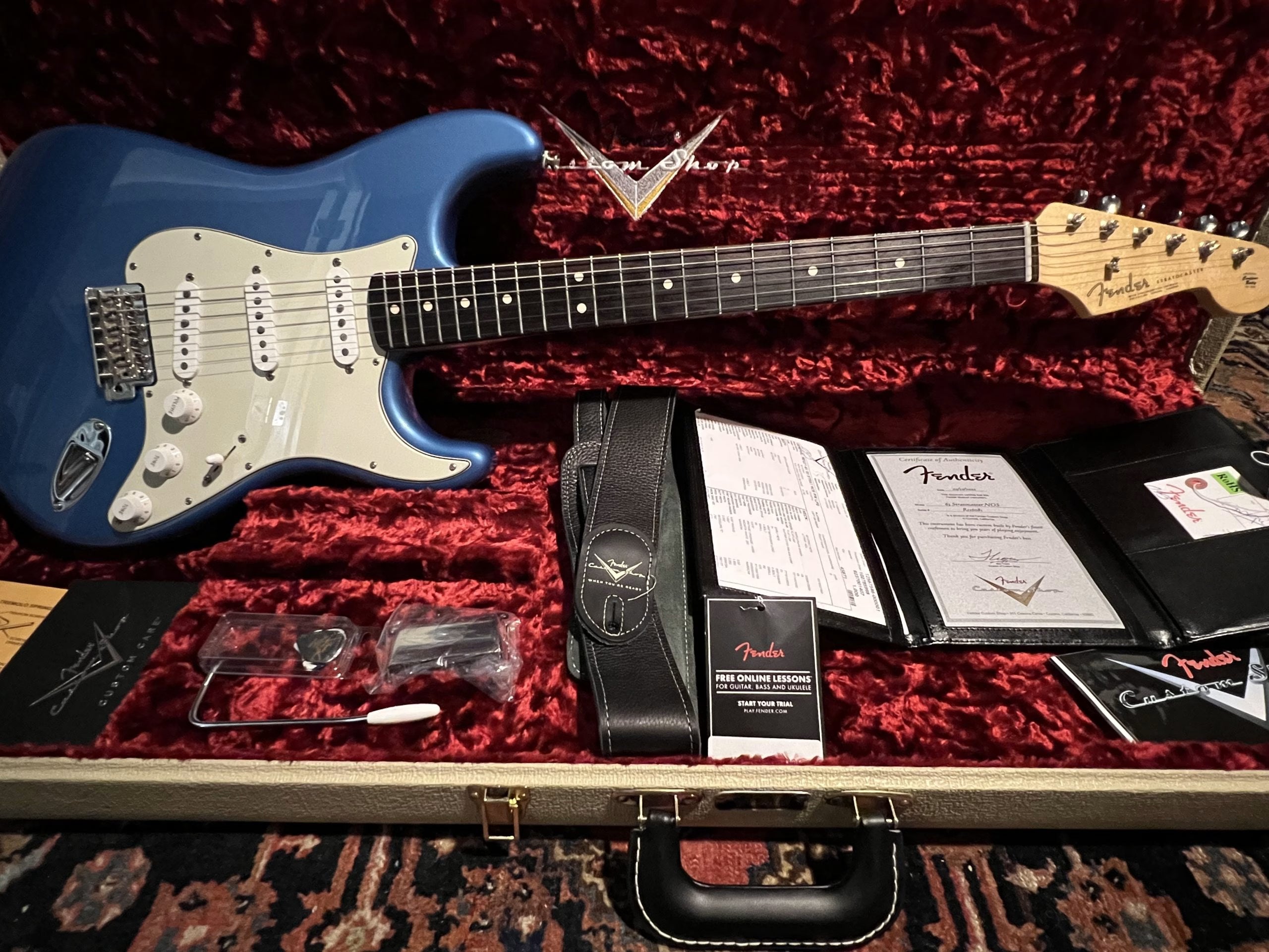 Fender Custom Shop '63 NOS Stratocaster 2022 Lake Placid Blue