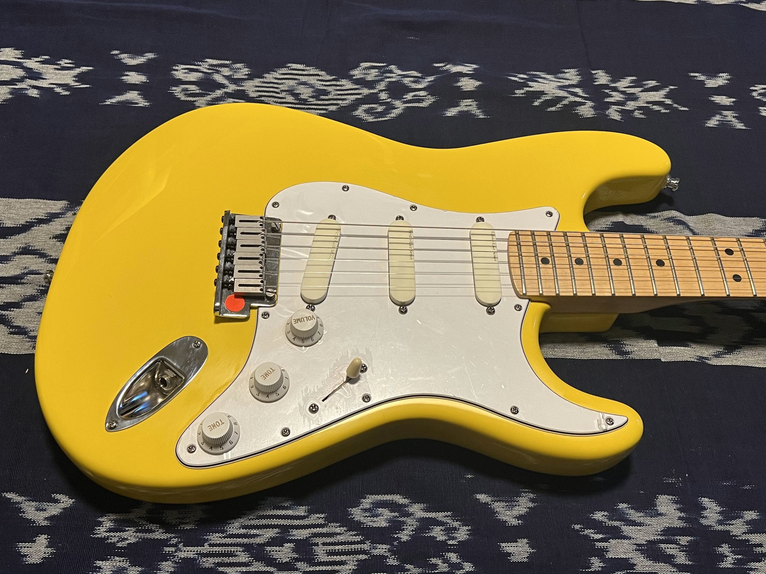 SOLD - 1988 Strat Plus Graffiti Yellow - Never played