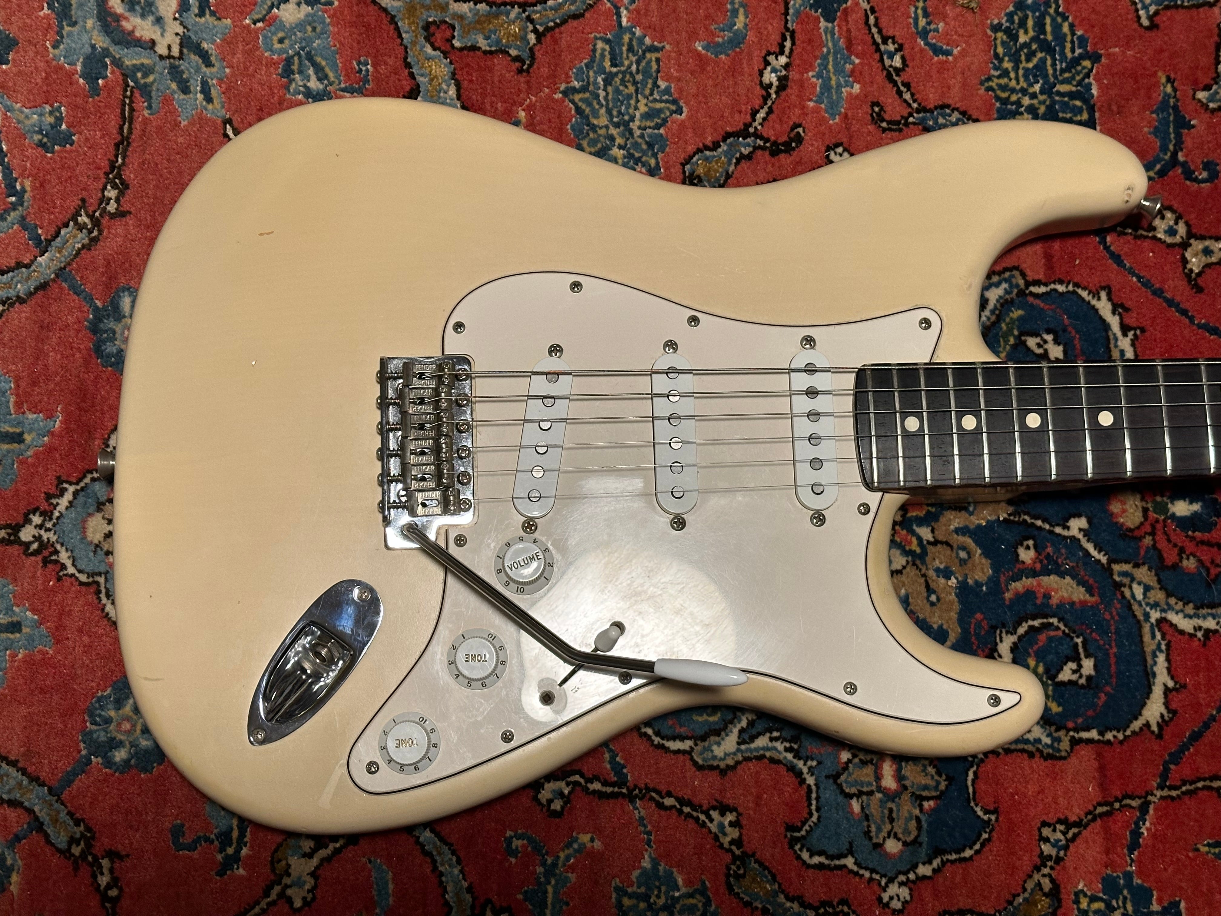 Fender Highway One Stratocaster 2003 Honey Blonde