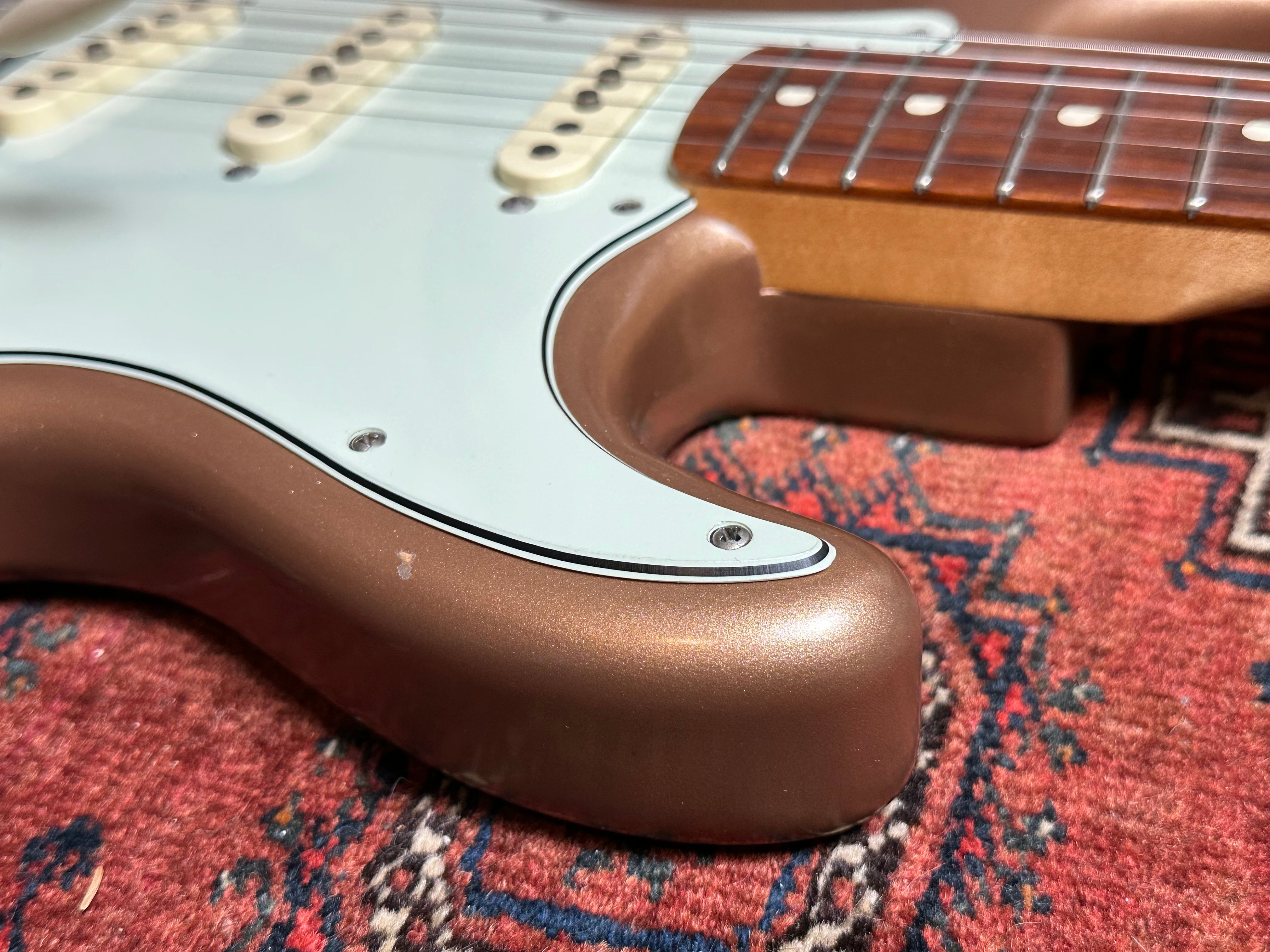 Fender Vintera '60 Roadworn Stratocaster 2021 Firemist Gold