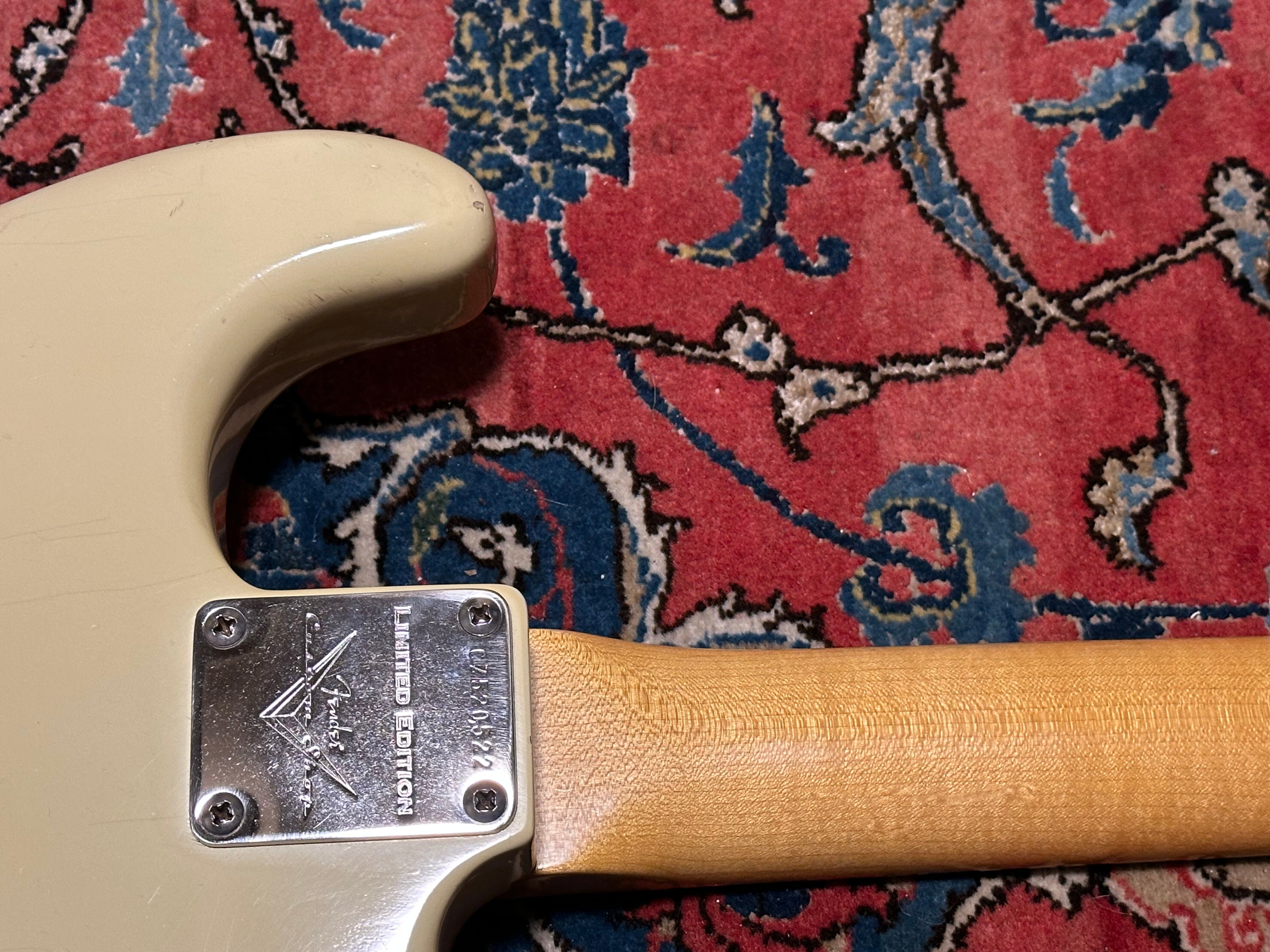 Fender Custom Shop '60 Duo Tone LTD Relic Abigail Ybarra Pickups Stratocaster 2012 Vintage White