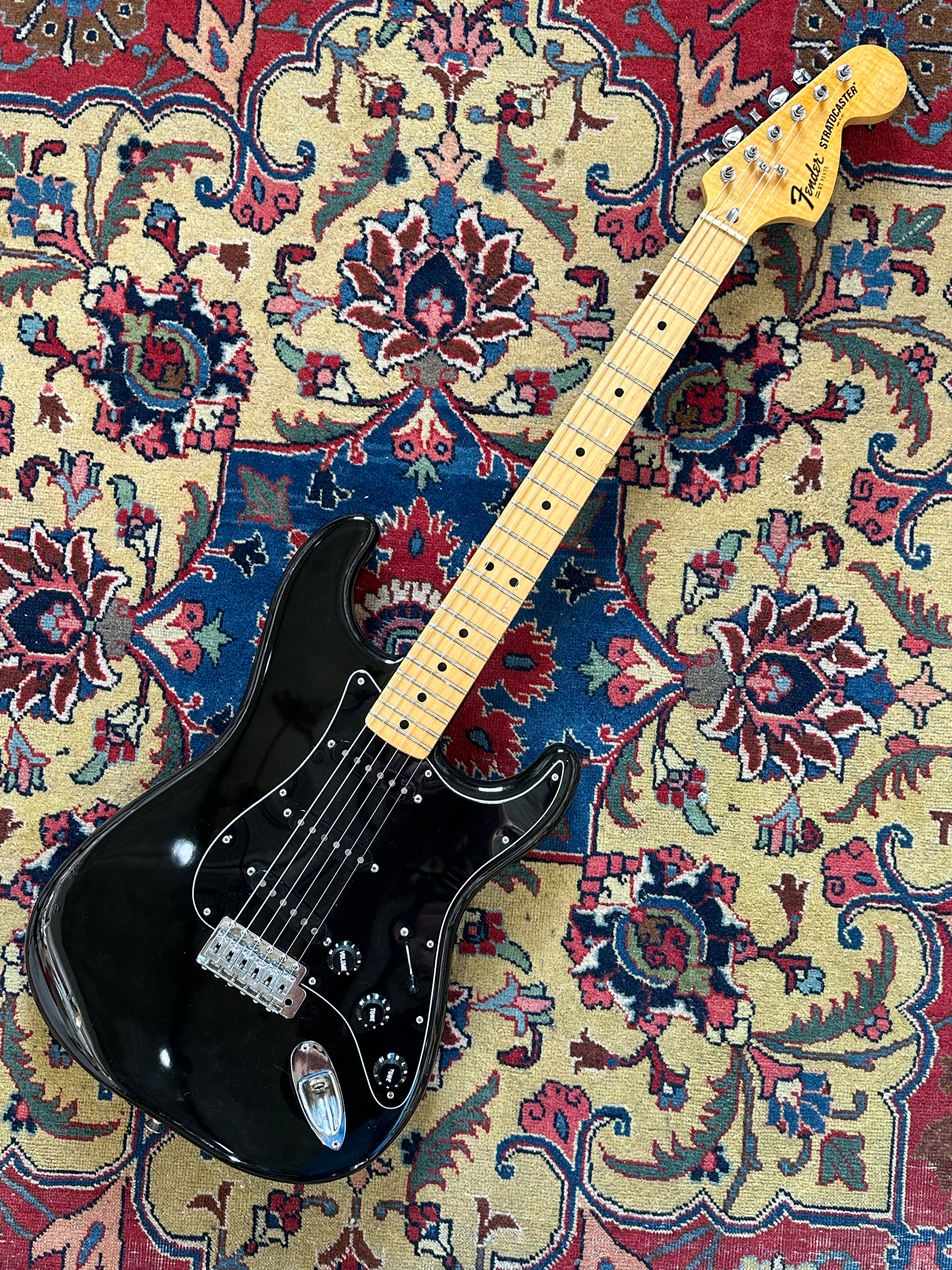Fender Stratocaster 1977 Black (only 3.7kg)