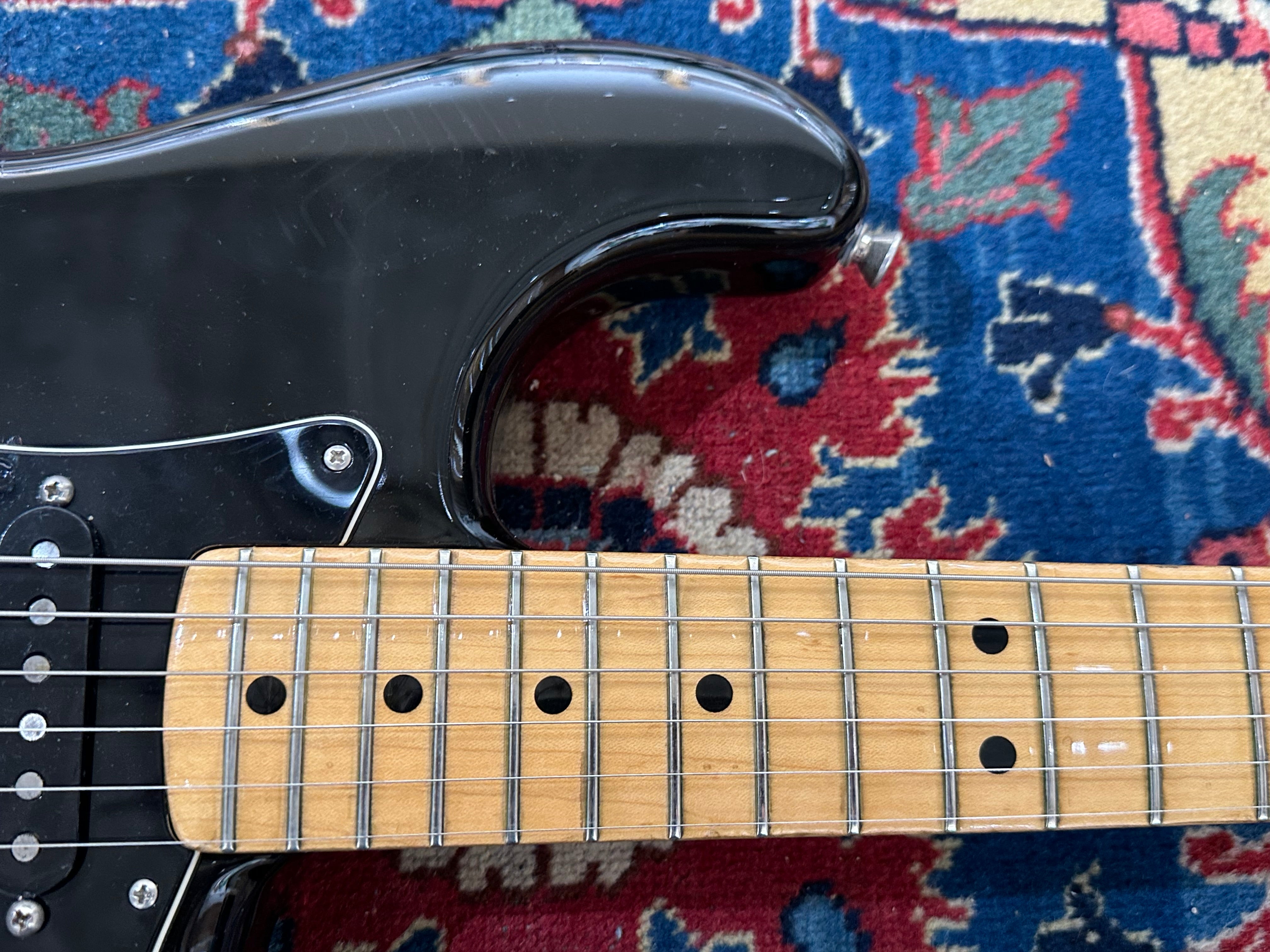 Fender Stratocaster 1977 Black (only 3.7kg)
