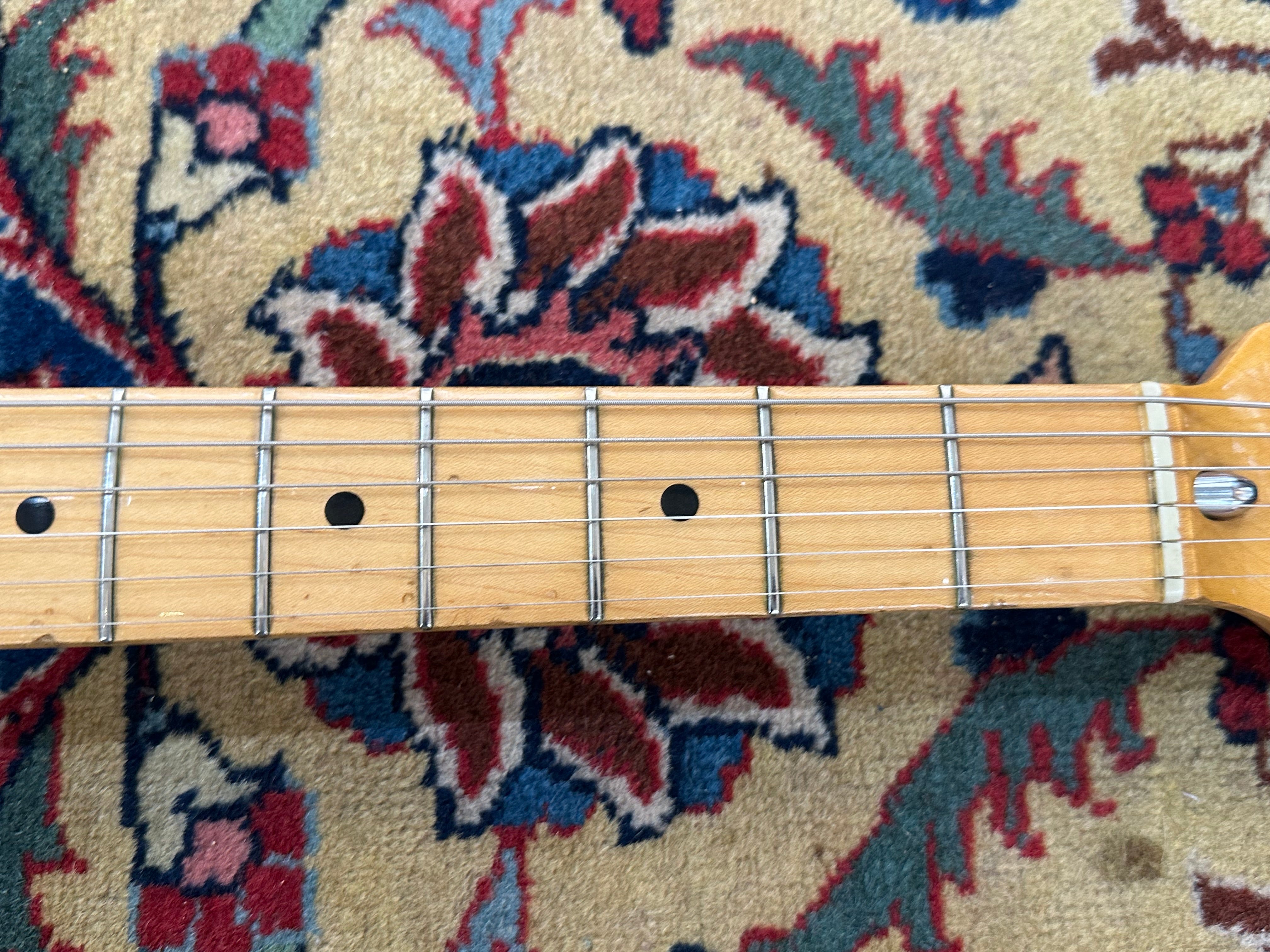 Fender Stratocaster 1977 Black (only 3.7kg)