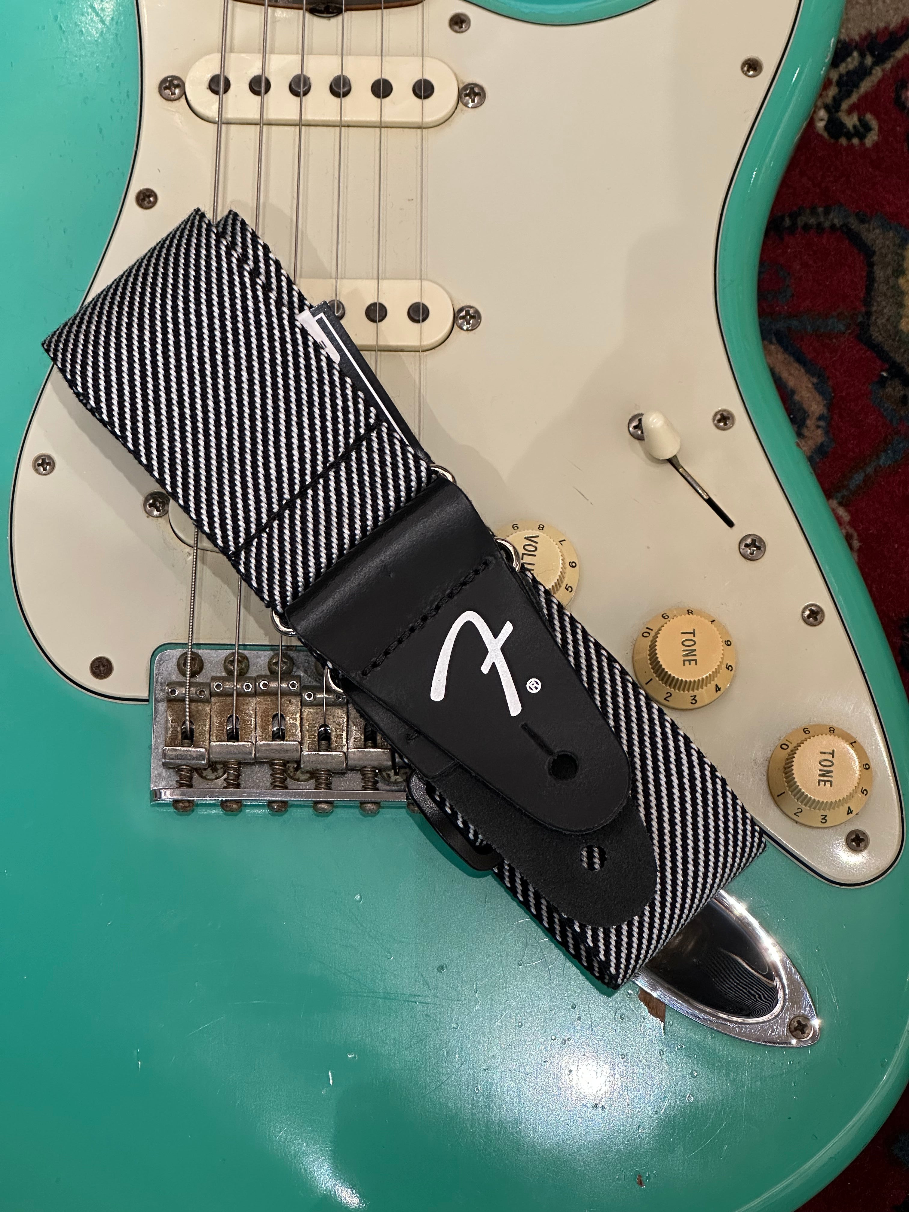 Fender Modern Tweet guitar strap, white/black