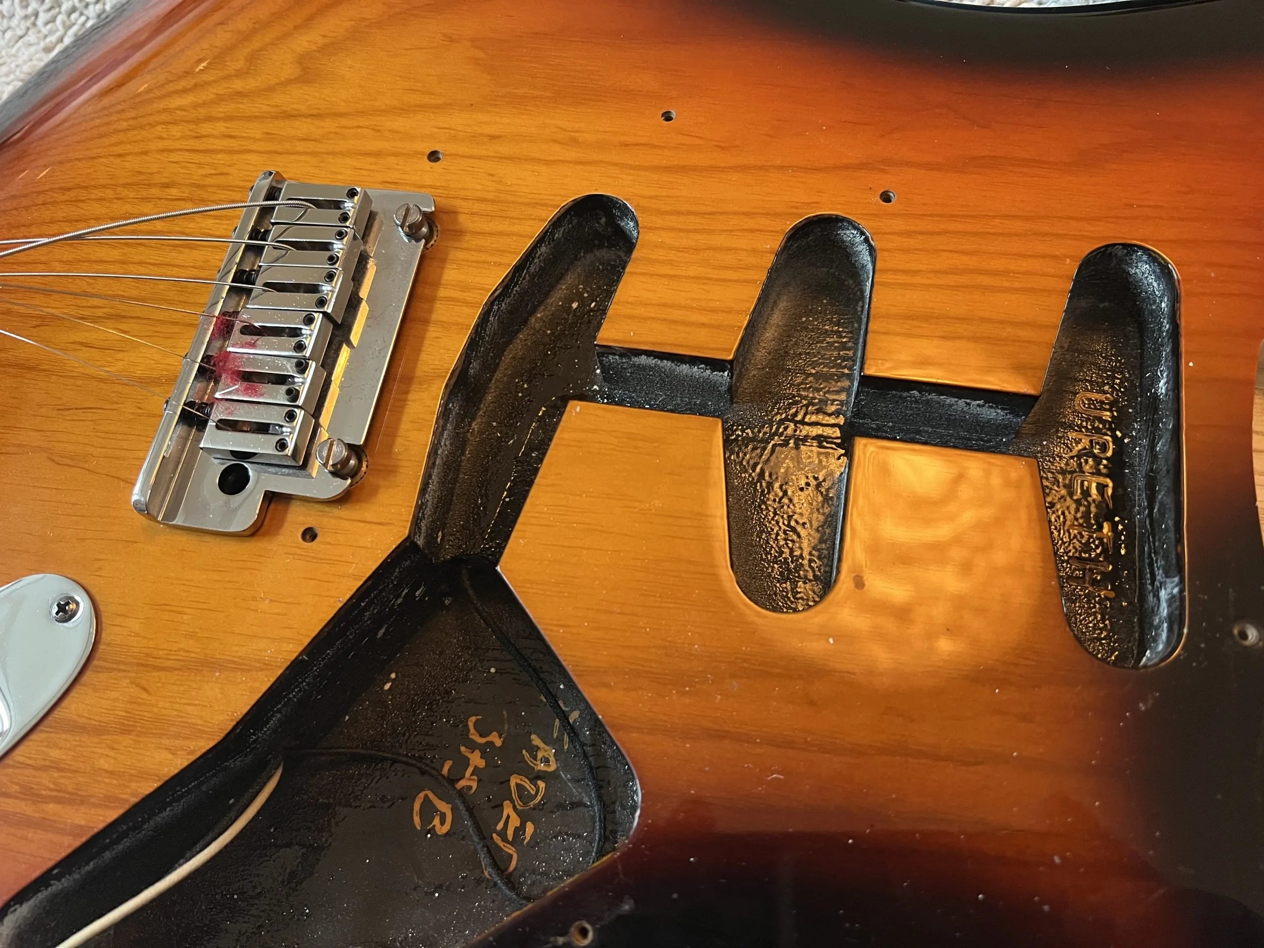SOLD - 2011 Fender Custom Shop Custom Deluxe Stratocaster Faded 3 color Sunburst
