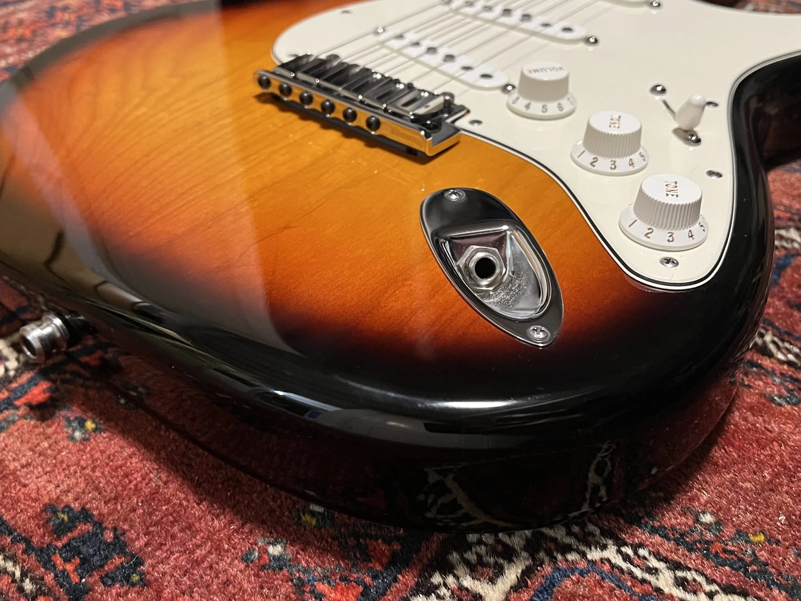 SOLD - 2011 Fender Custom Shop Custom Deluxe Stratocaster Faded 3 color Sunburst