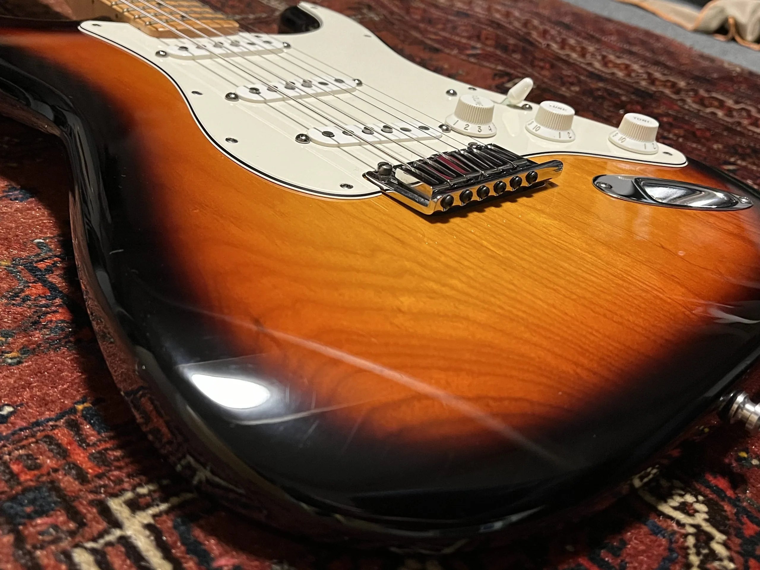SOLD - 2011 Fender Custom Shop Custom Deluxe Stratocaster Faded 3 color Sunburst