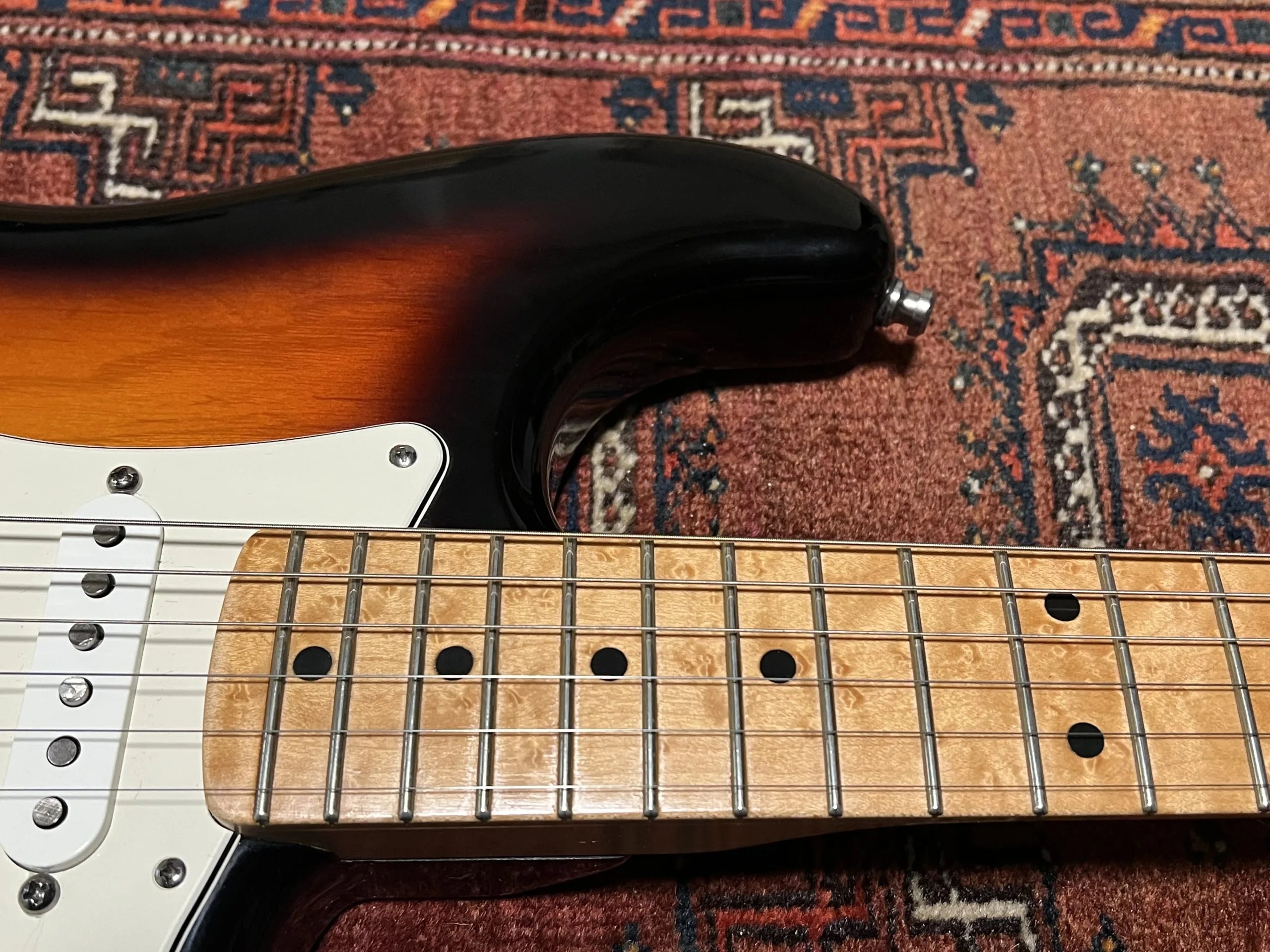 SOLD - 2011 Fender Custom Shop Custom Deluxe Stratocaster Faded 3 color Sunburst