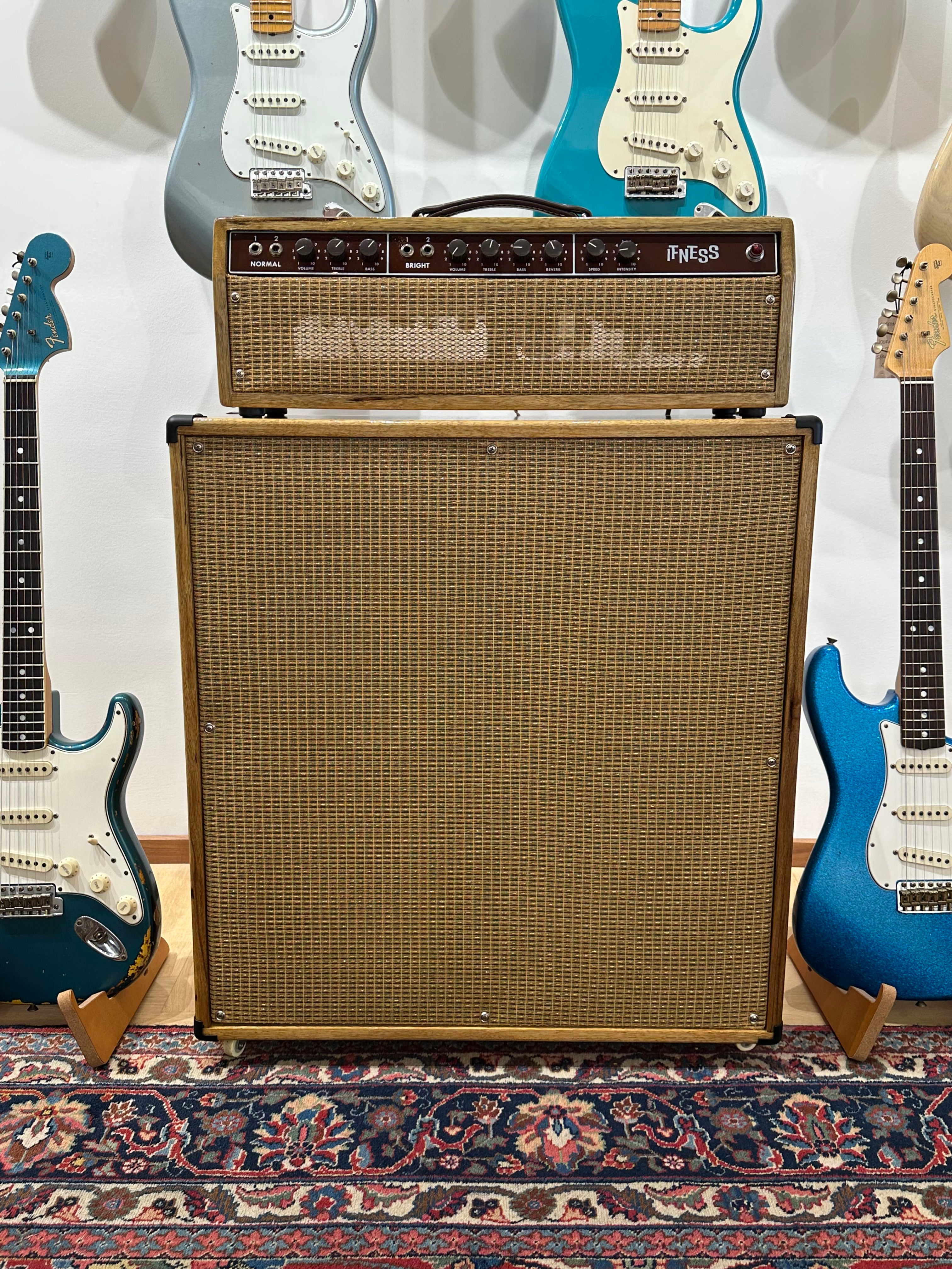 IFNESS '63 Vibe - handbuilt Fender Vibroverb based Amp Black Korina wood