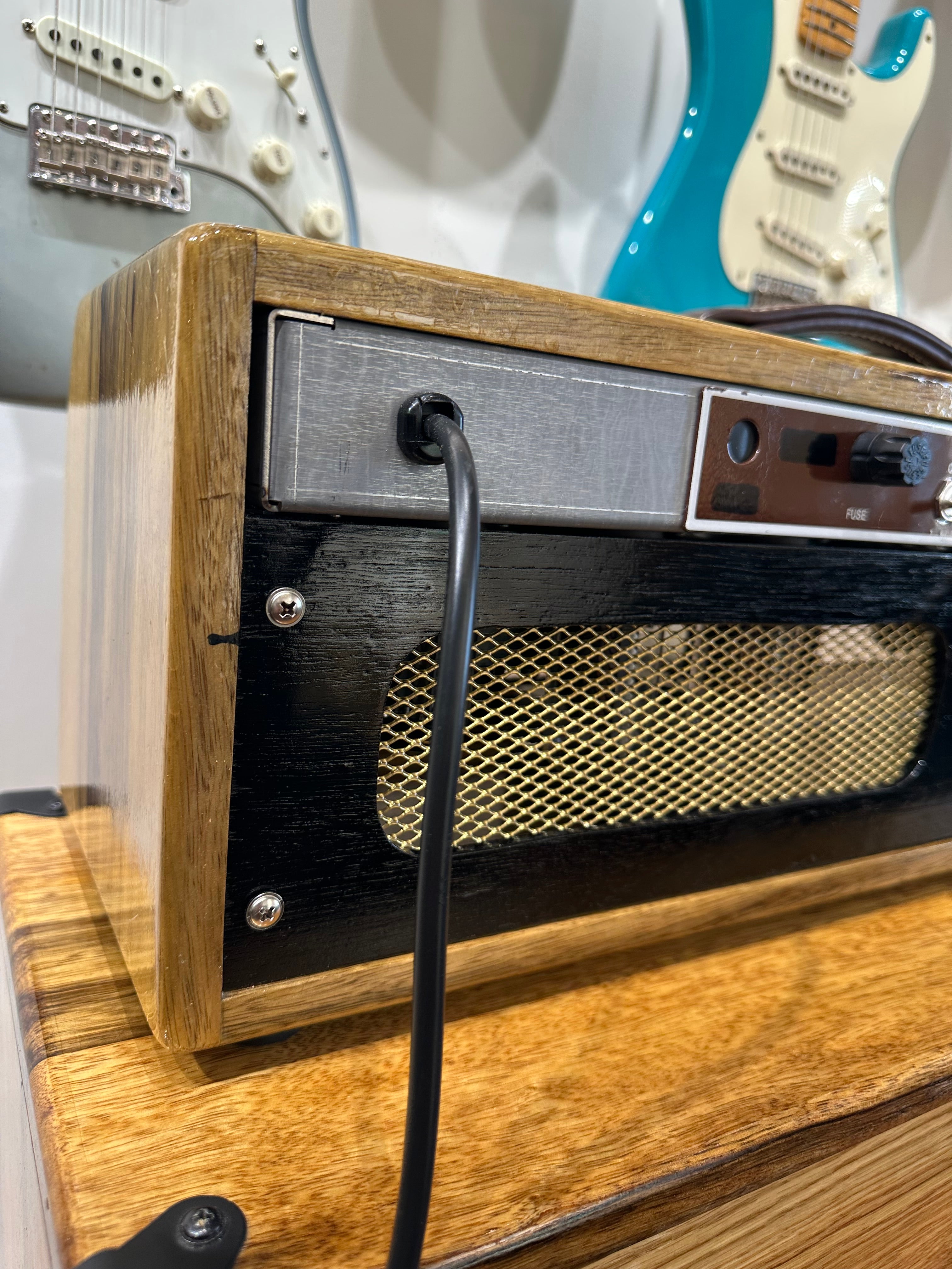 IFNESS '63 Vibe - handbuilt Fender Vibroverb based Amp Black Korina wood