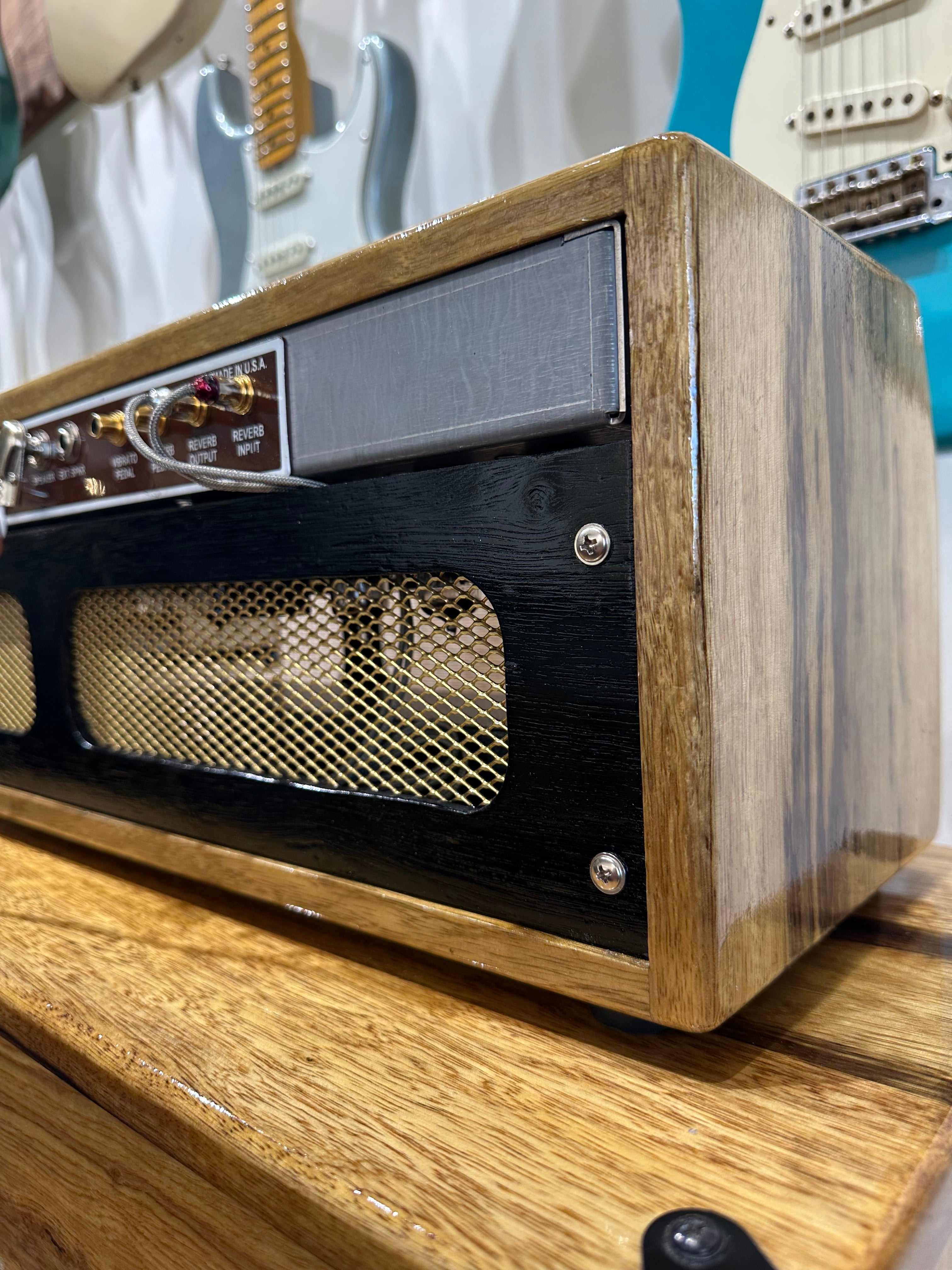 IFNESS '63 Vibe - handbuilt Fender Vibroverb based Amp Black Korina wood