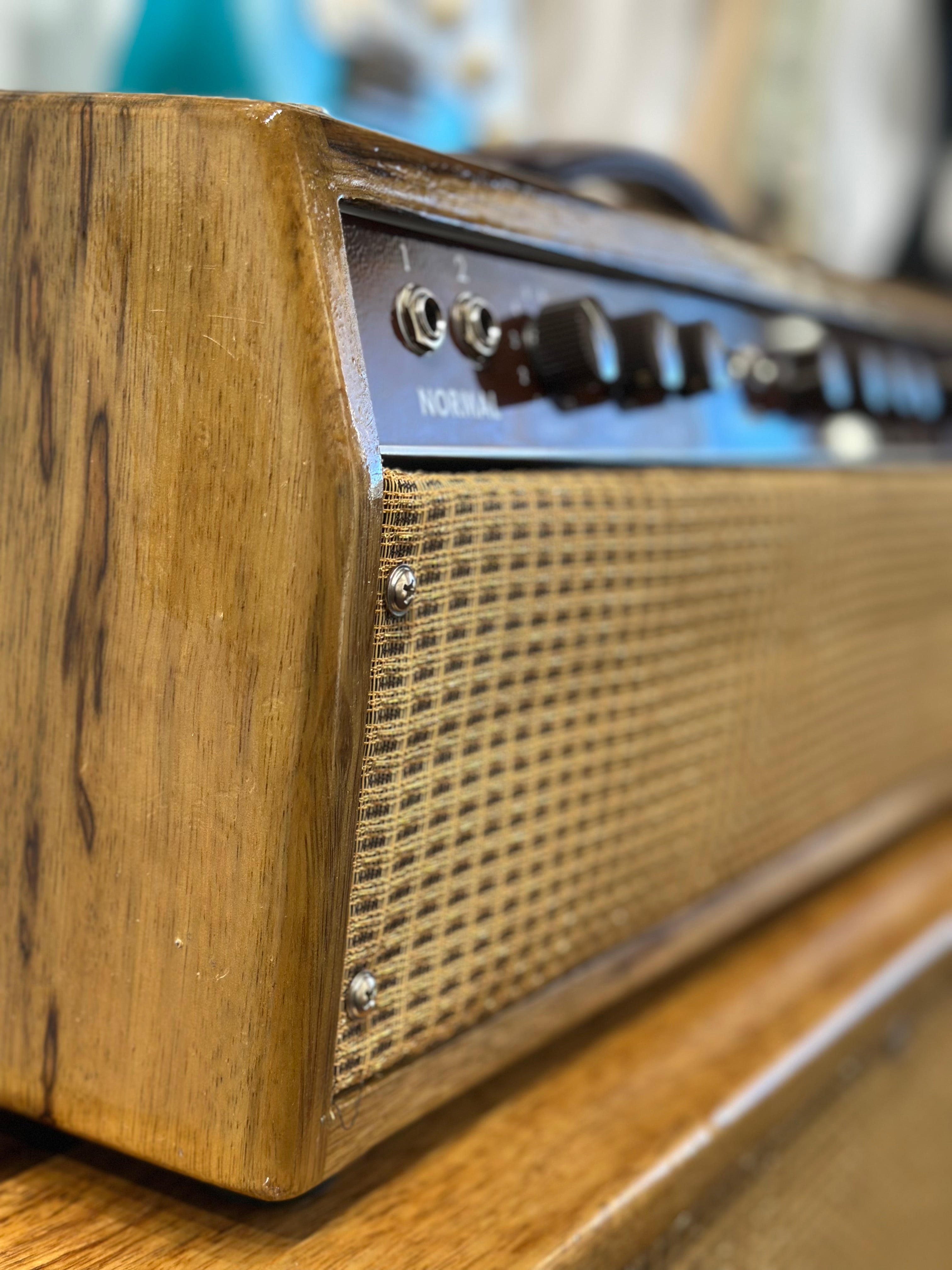 IFNESS '63 Vibe - handbuilt Fender Vibroverb based Amp Black Korina wood