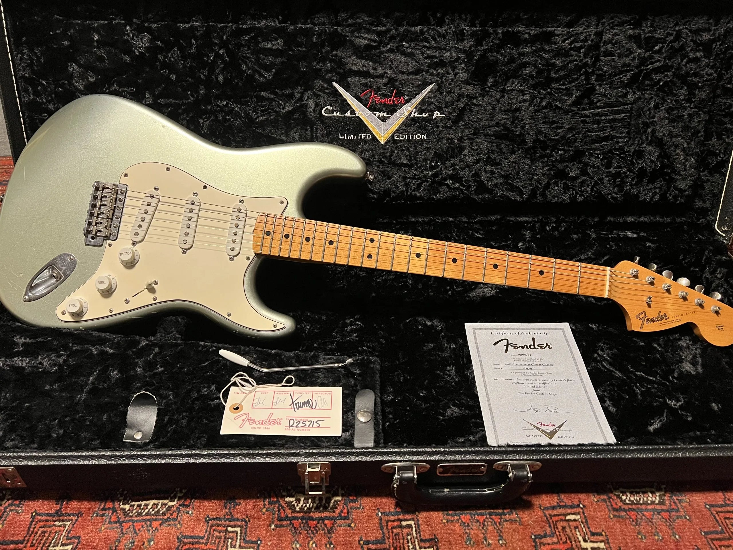 Fender Custom Shop '66 Closet Classic LTD Stratocaster 2005 Firemist Silver Metallic