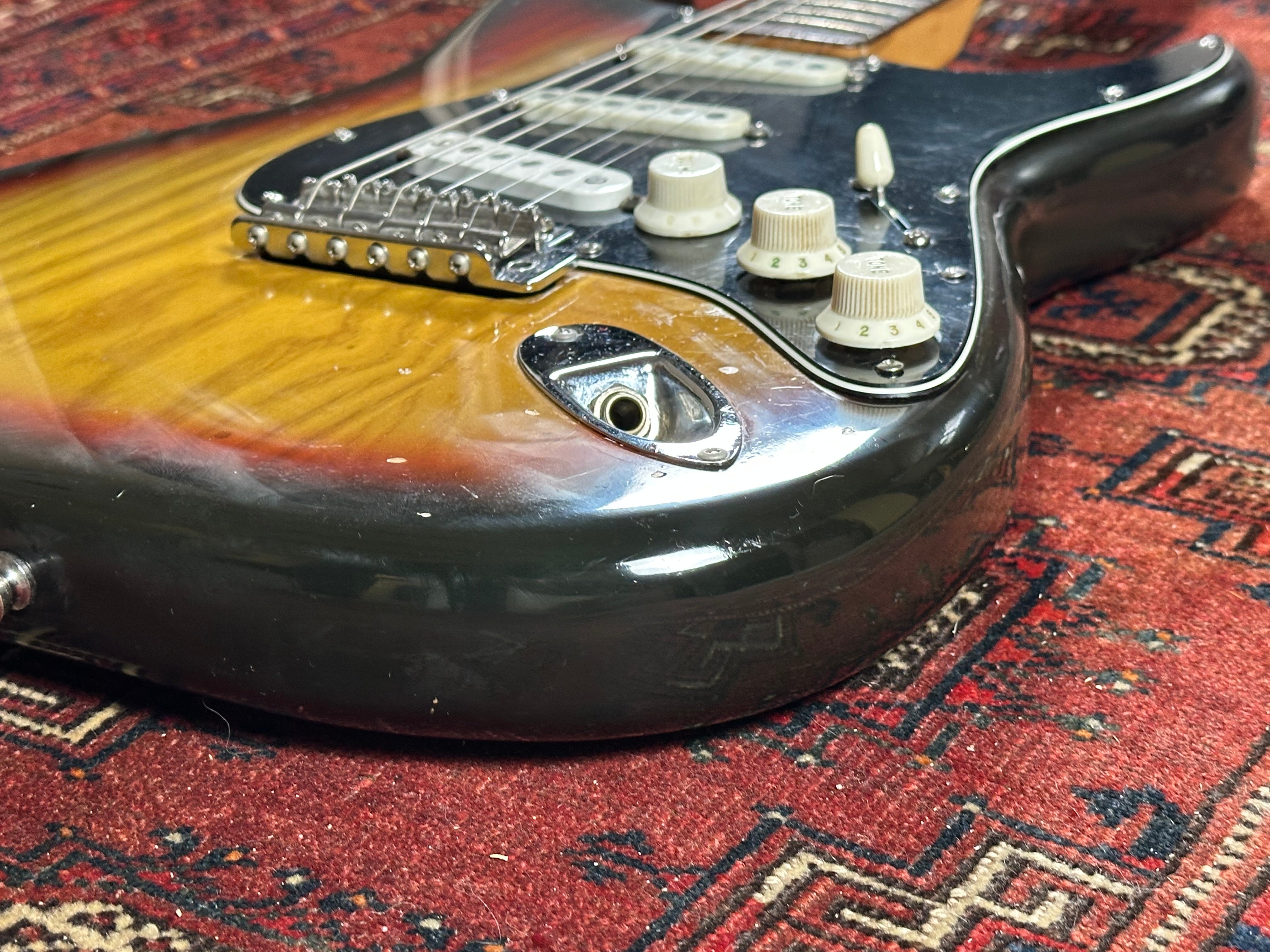 Fender Stratocaster Rosewood Fretboard 1976 Sunburst