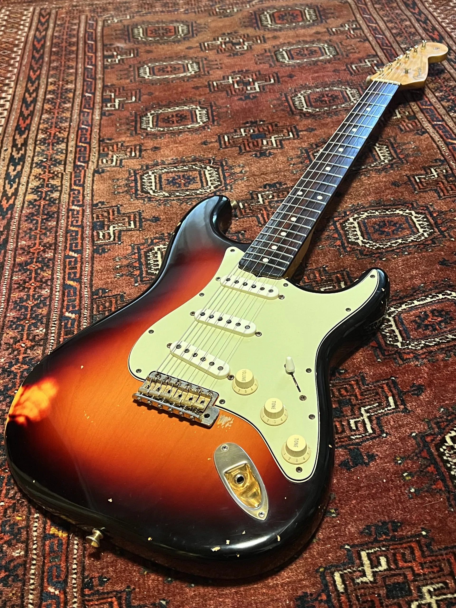 Sold - 1999 Fender Custom Shop 60 Cunetto Relic Sunburst