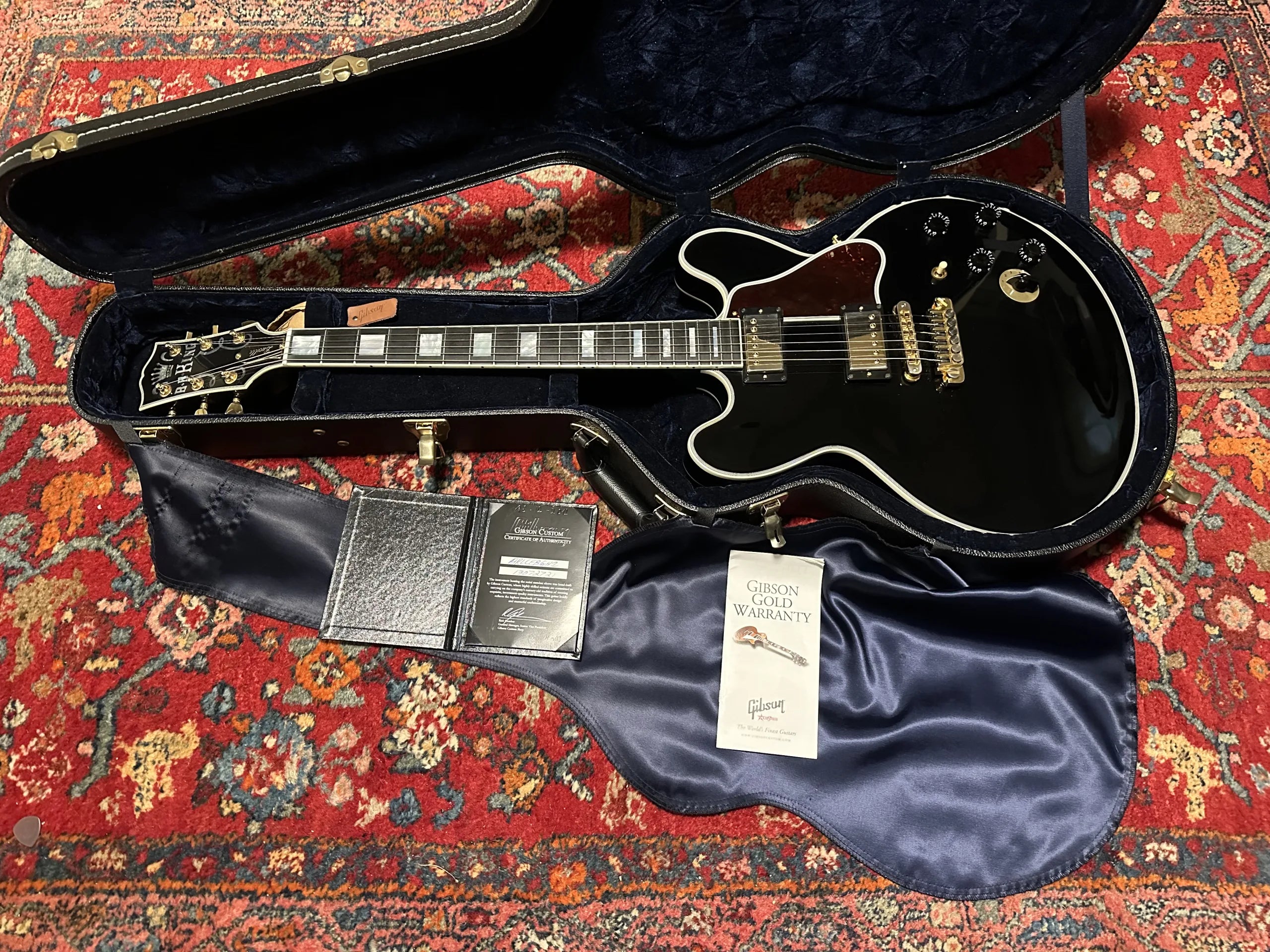 SOLD - Gibson Custom Shop Lucille B.B. King Tribute 2011 Black