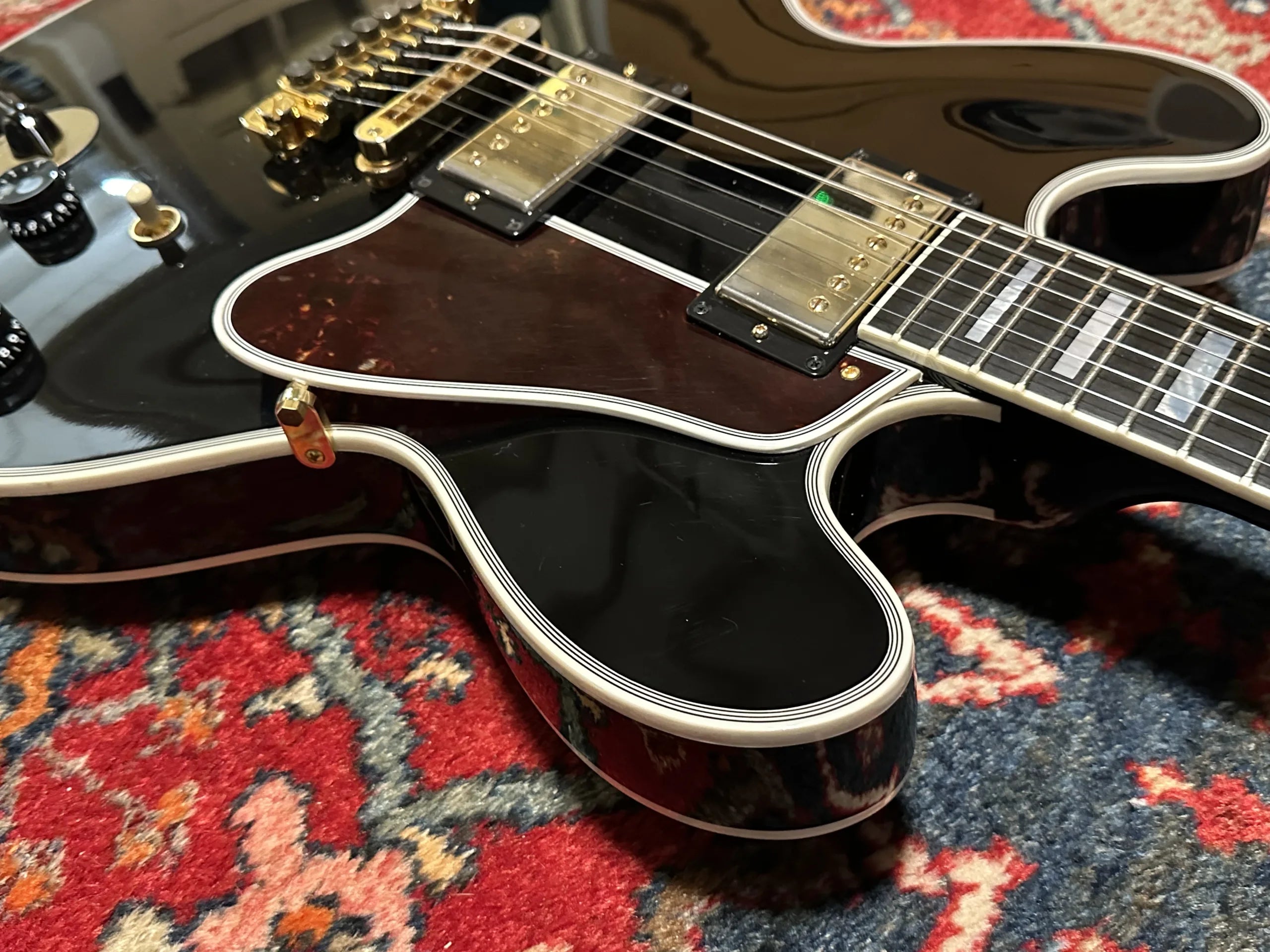 SOLD - Gibson Custom Shop Lucille B.B. King Tribute 2011 Black