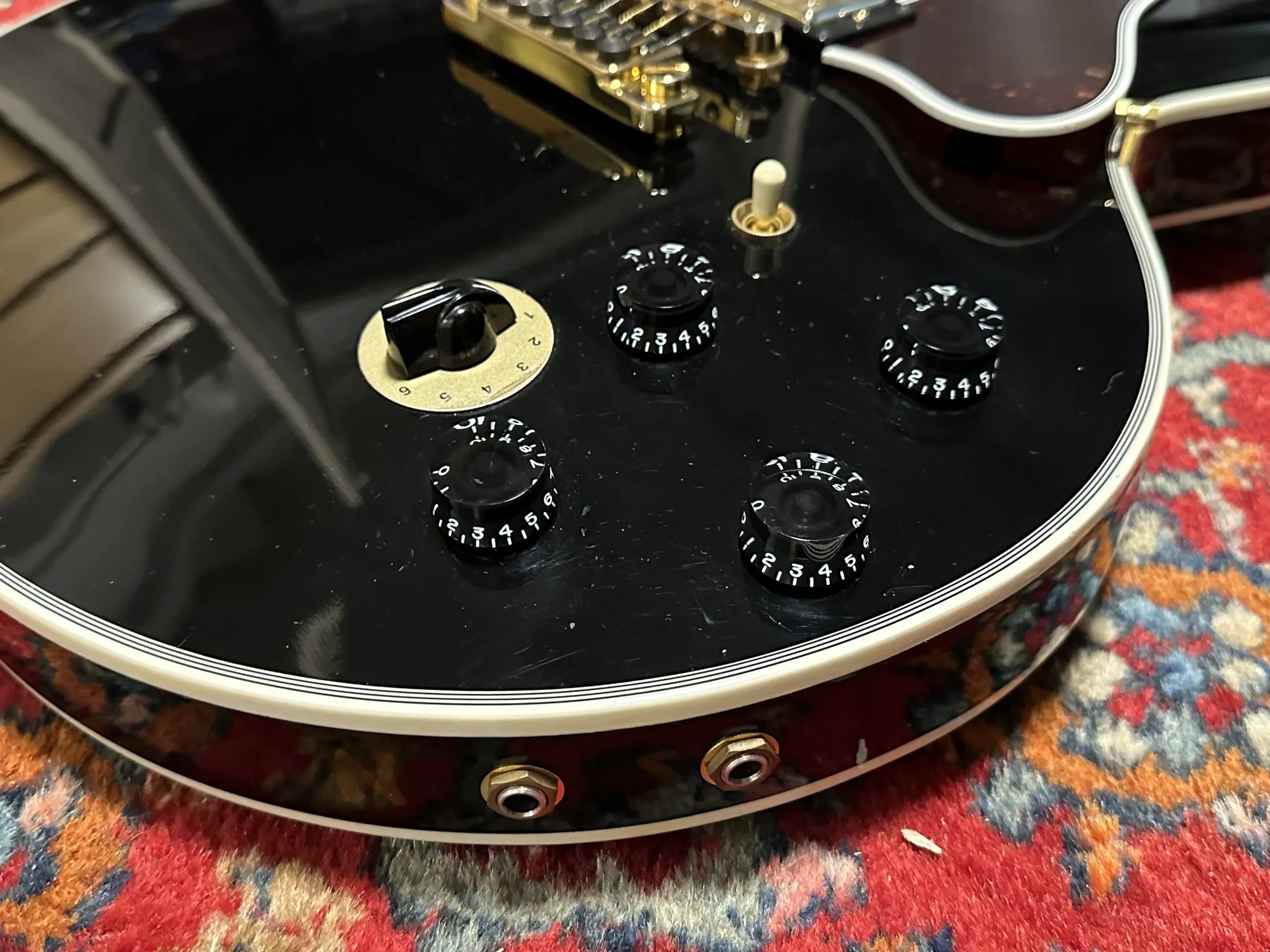SOLD - Gibson Custom Shop Lucille B.B. King Tribute 2011 Black