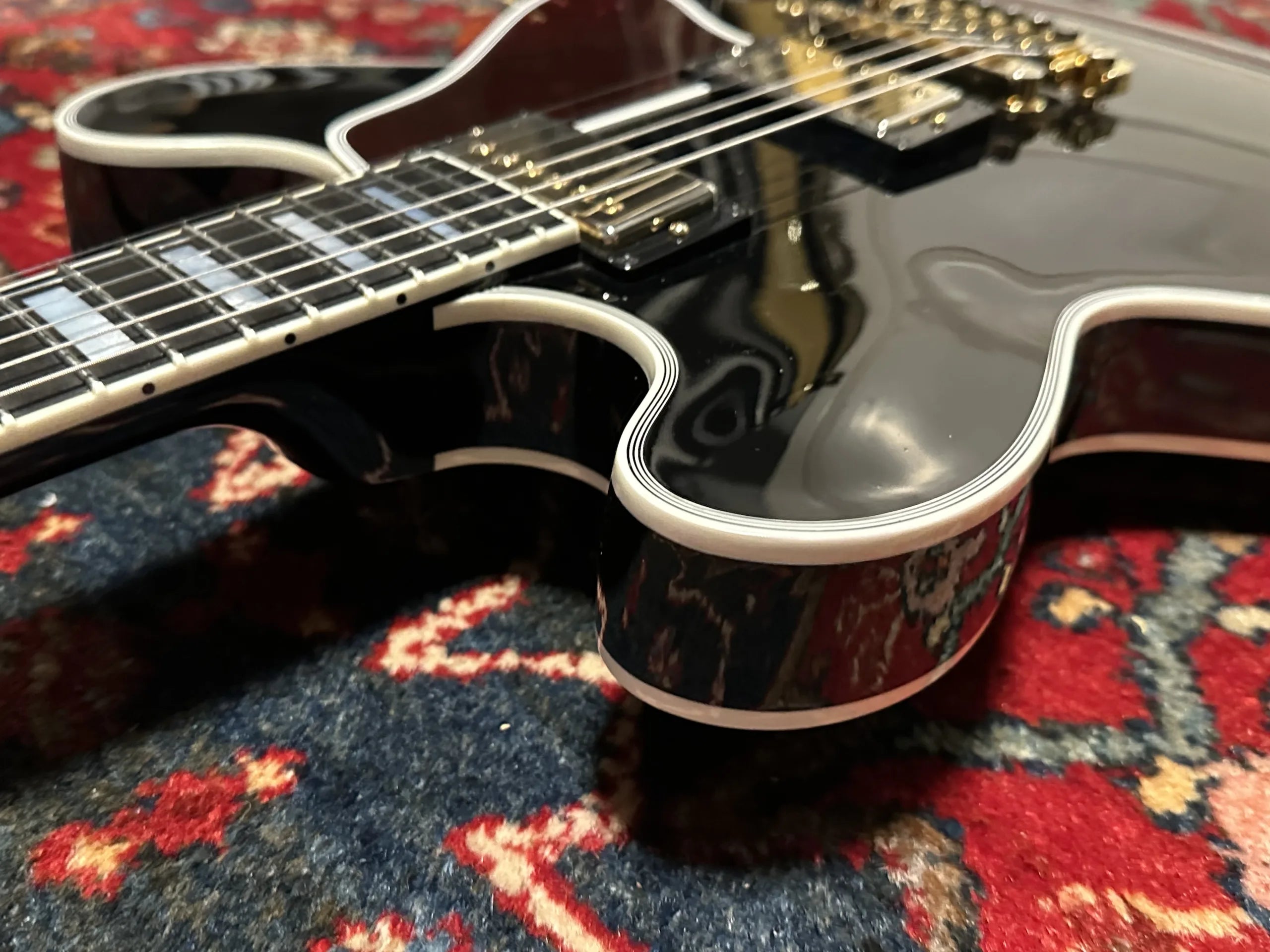 SOLD - Gibson Custom Shop Lucille B.B. King Tribute 2011 Black