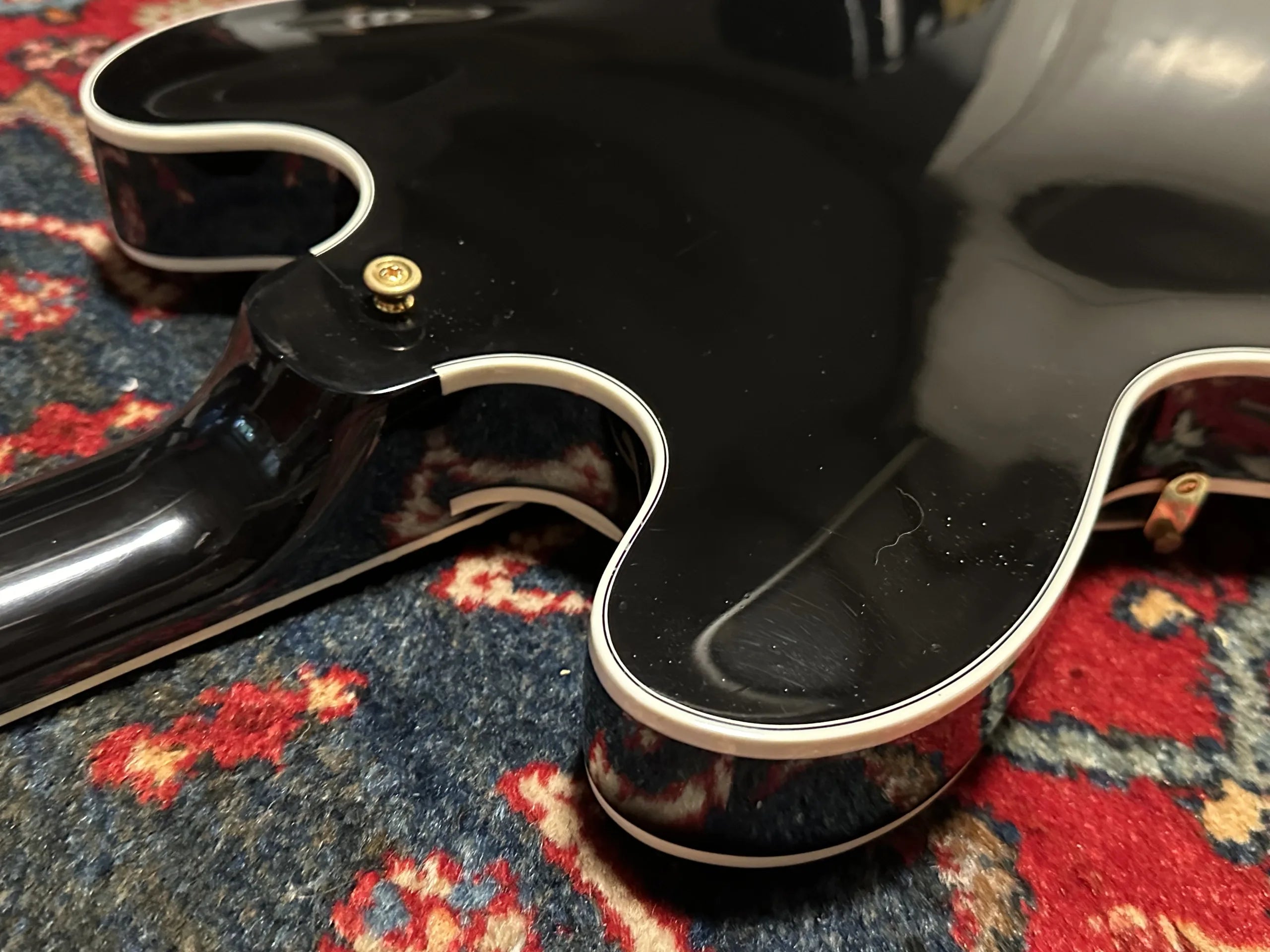 SOLD - Gibson Custom Shop Lucille B.B. King Tribute 2011 Black