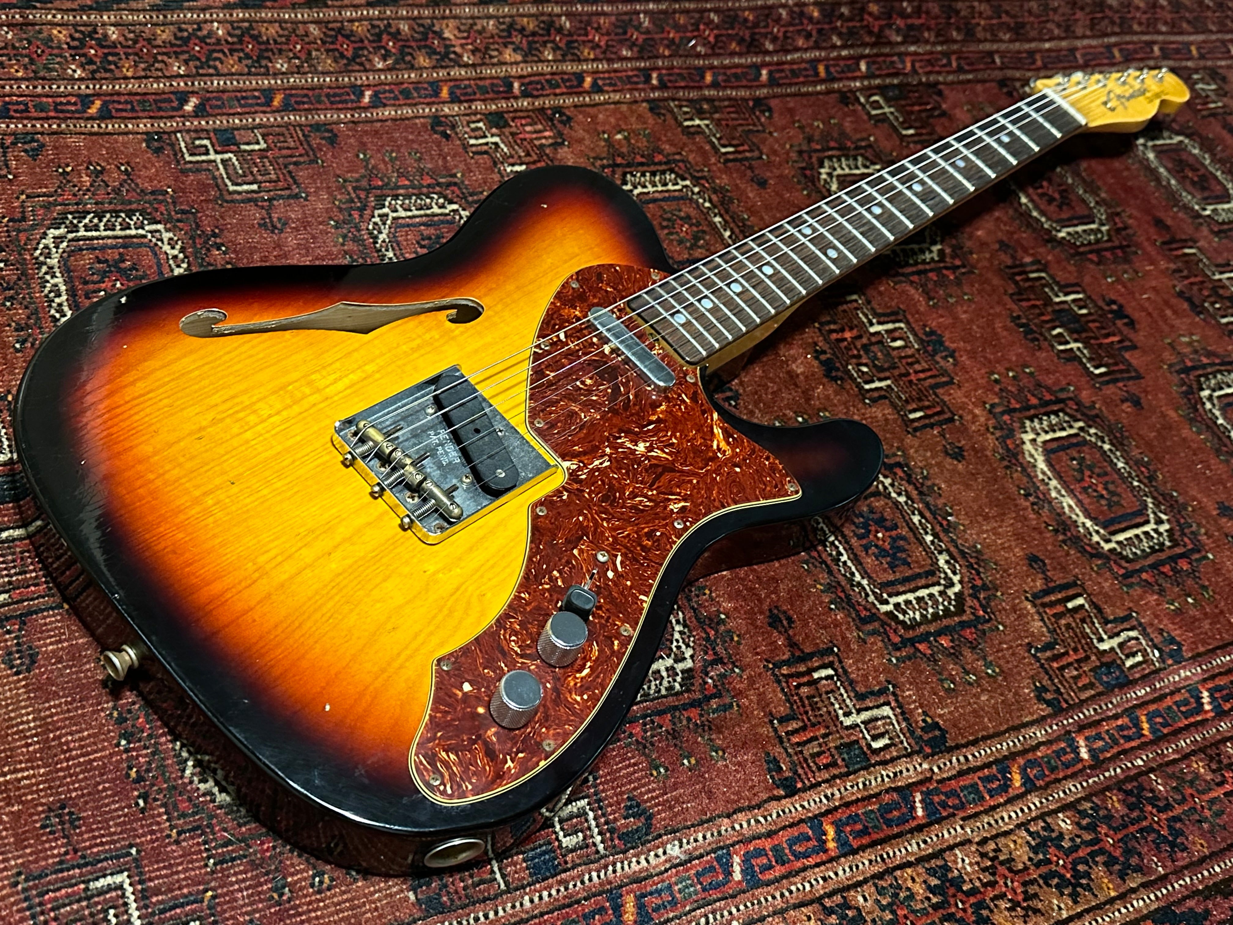 SOLD – 2020 Fender Custom Shop ’60s Thinline LTD Journeyman Telecaster Sunburst