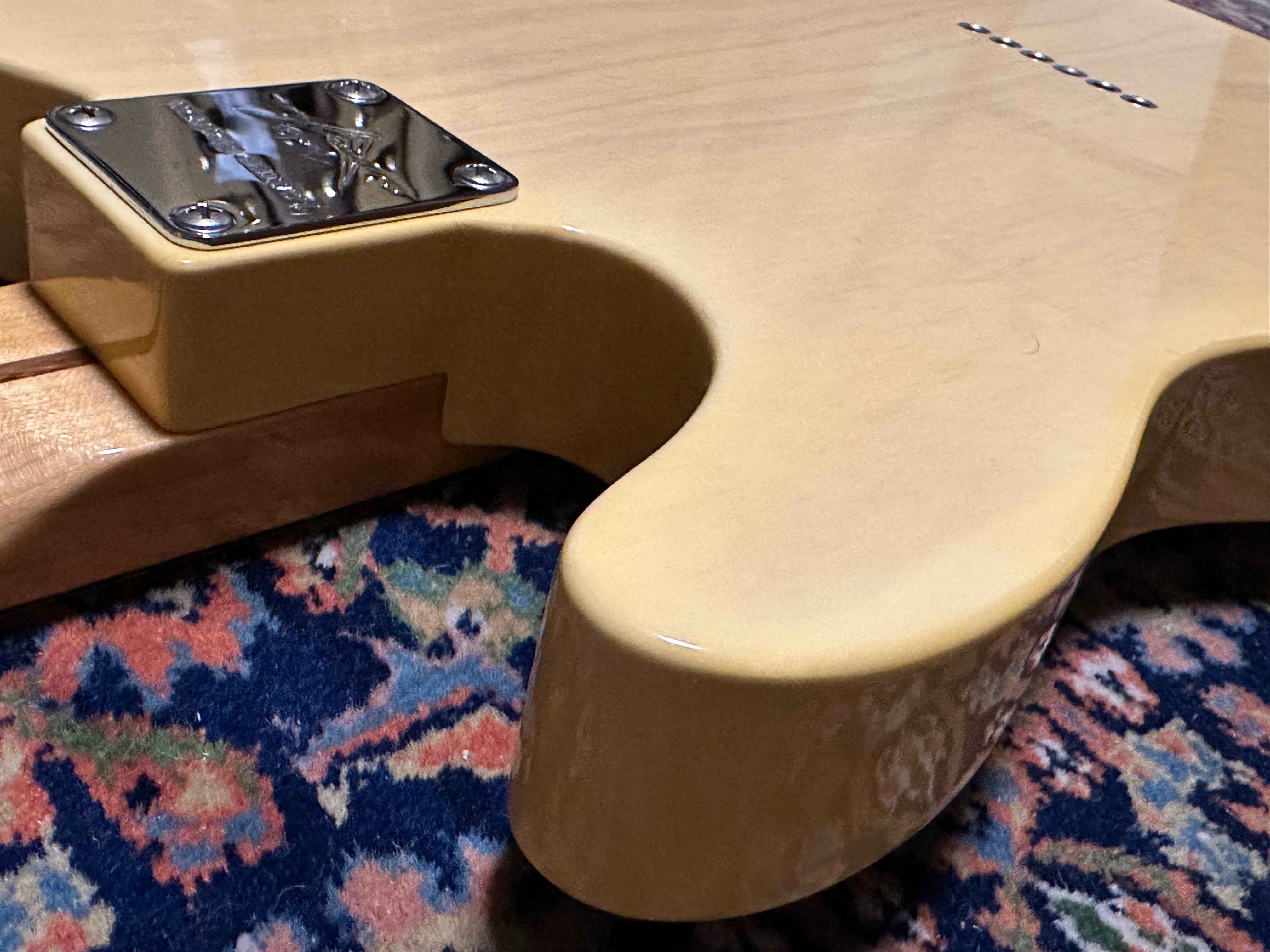 SOLD – 2021 Fender Custom Shop ’52 LTD Closet Classic Telecaster Blonde