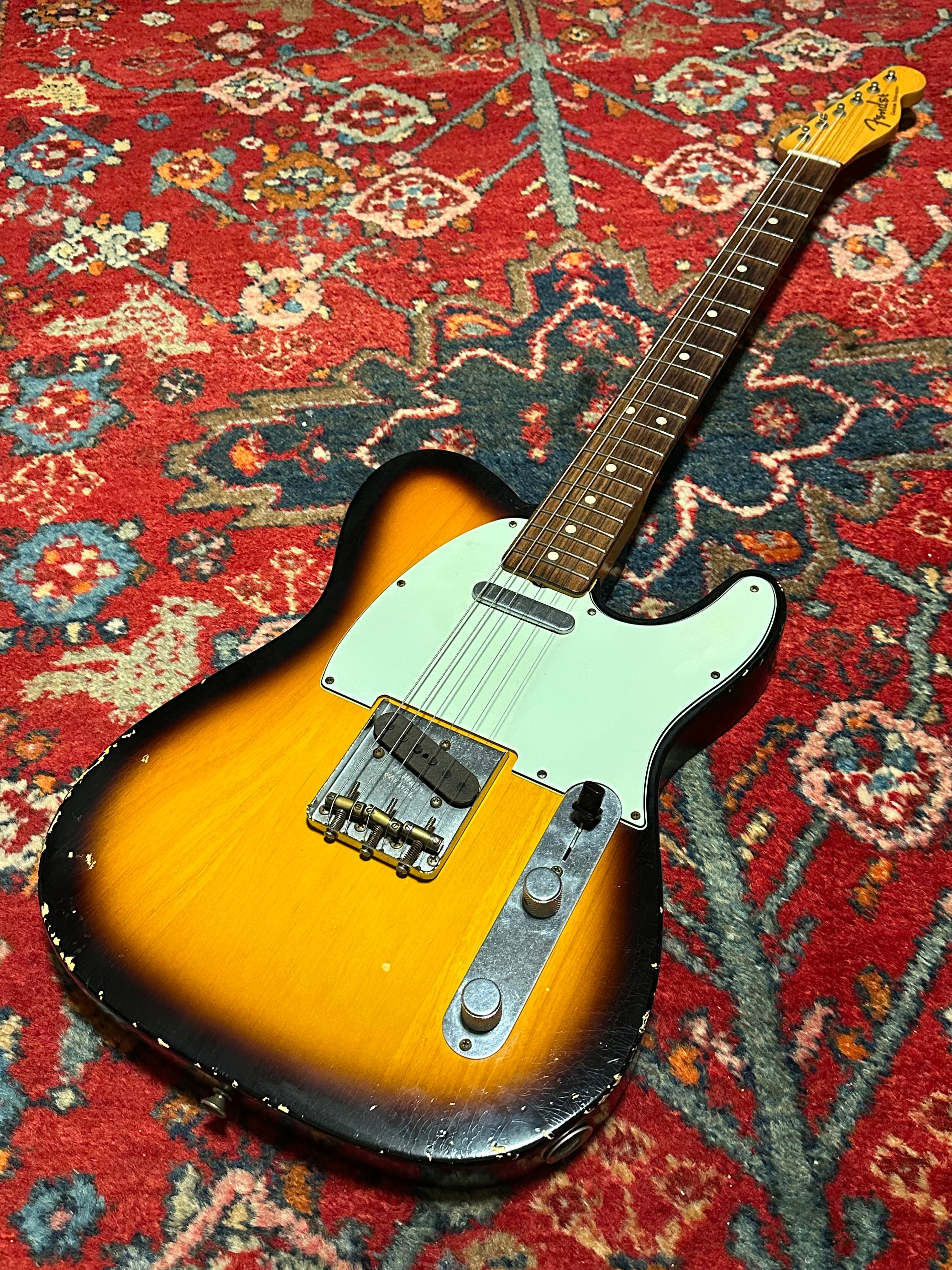 Fender Custom Shop ’60s Duo Tone LTD Abigail Ybarra pickups Relic Telecaster 2012 Sunburst