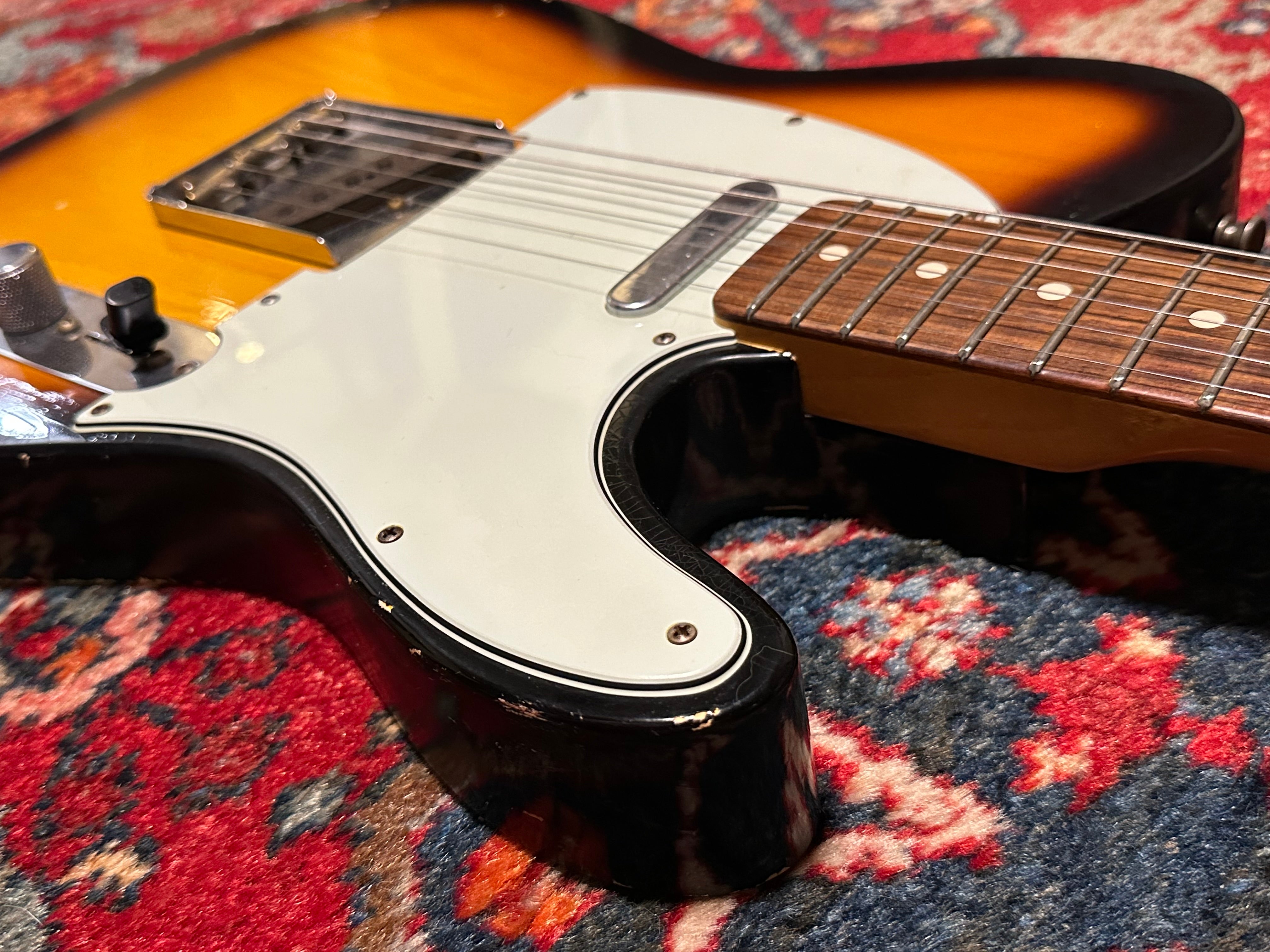 Fender Custom Shop ’60s Duo Tone LTD Abigail Ybarra pickups Relic Telecaster 2012 Sunburst