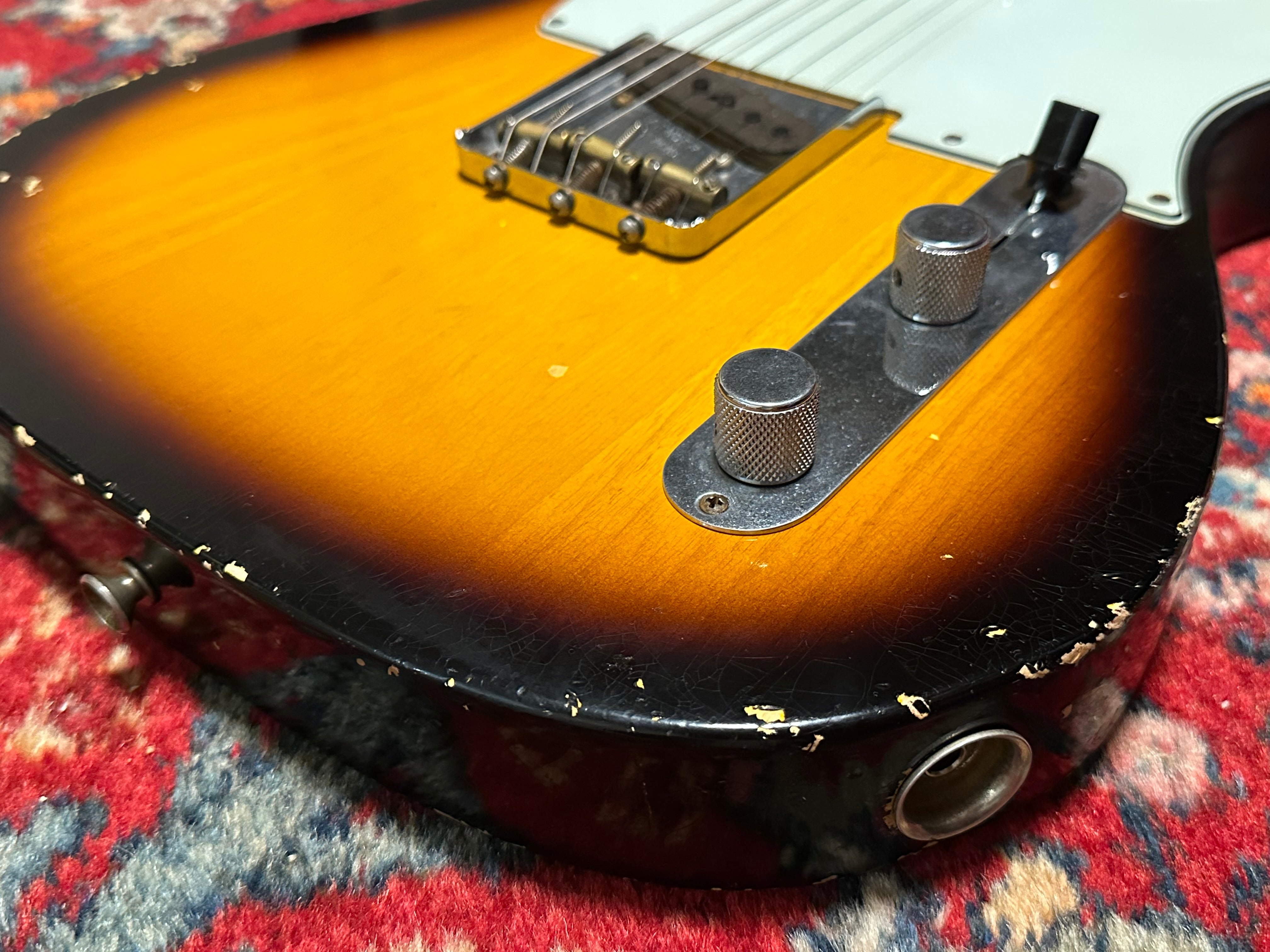 Fender Custom Shop ’60s Duo Tone LTD Abigail Ybarra pickups Relic Telecaster 2012 Sunburst