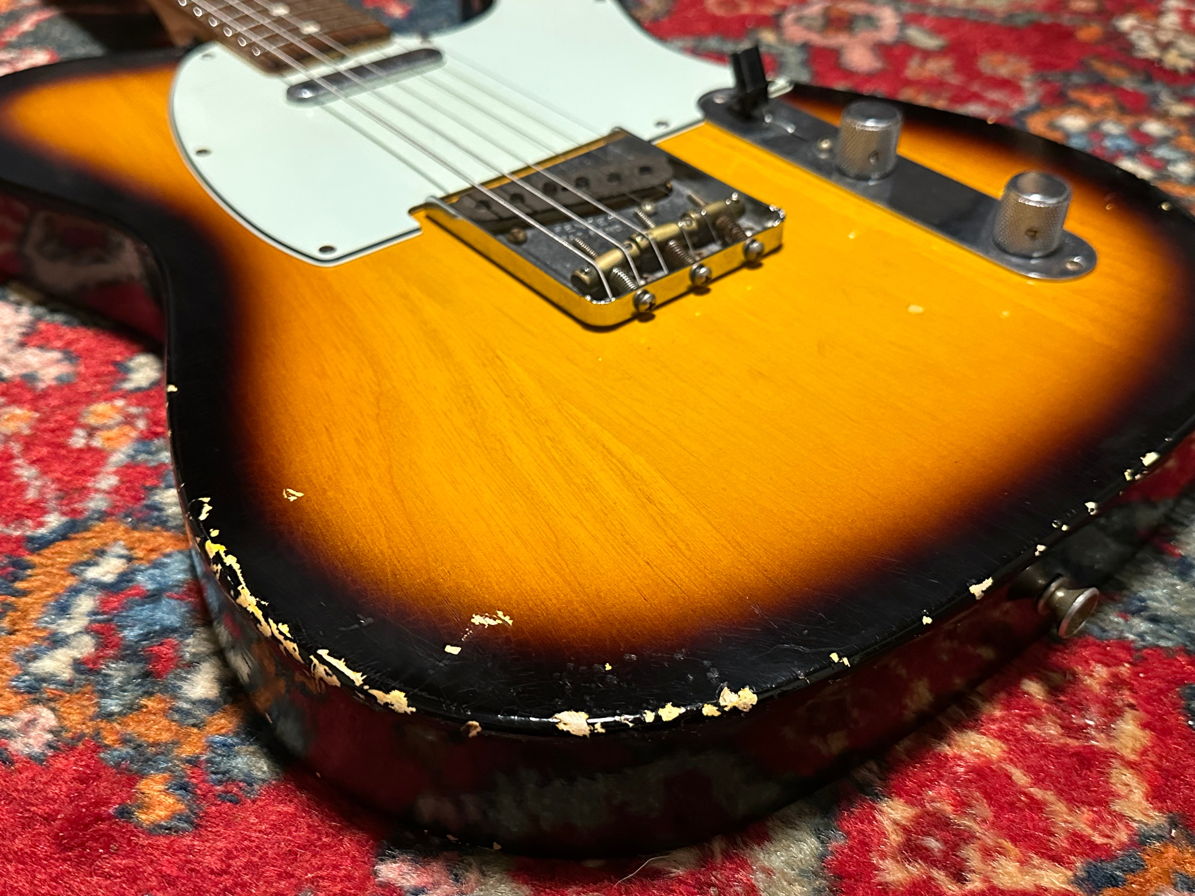 Fender Custom Shop ’60s Duo Tone LTD Abigail Ybarra pickups Relic Telecaster 2012 Sunburst