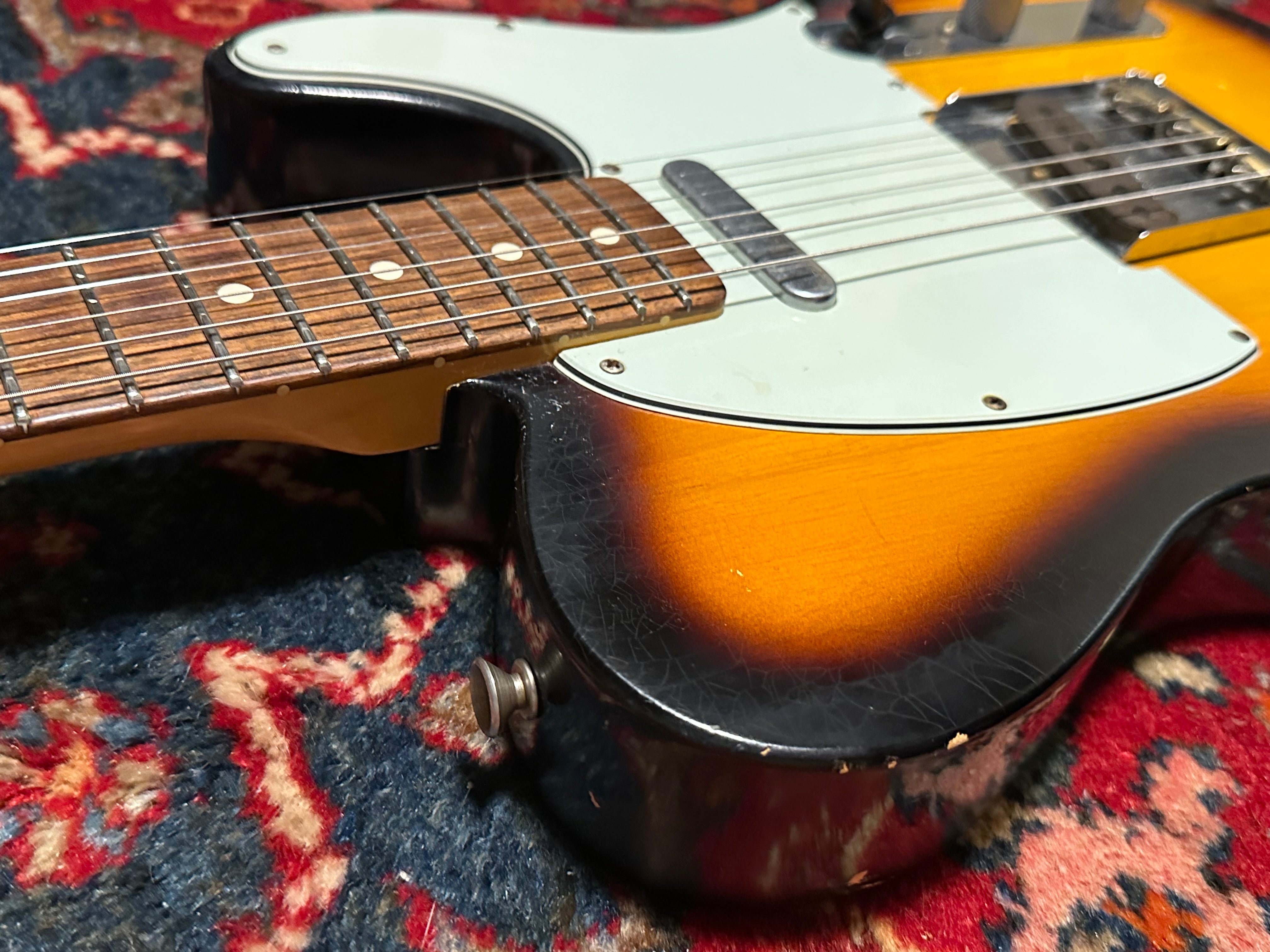 Fender Custom Shop ’60s Duo Tone LTD Abigail Ybarra pickups Relic Telecaster 2012 Sunburst