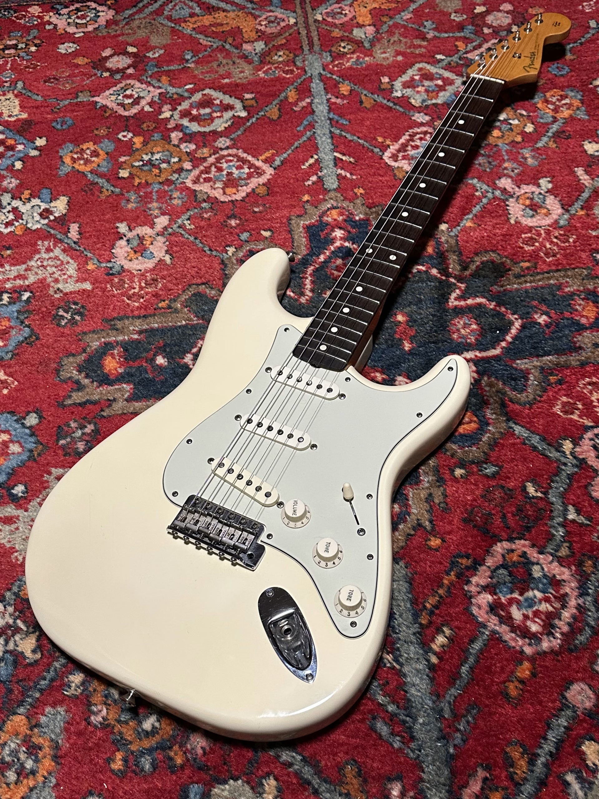 SOLD - 1998 Fender American Vintage '62 Stratocaster Olympic White