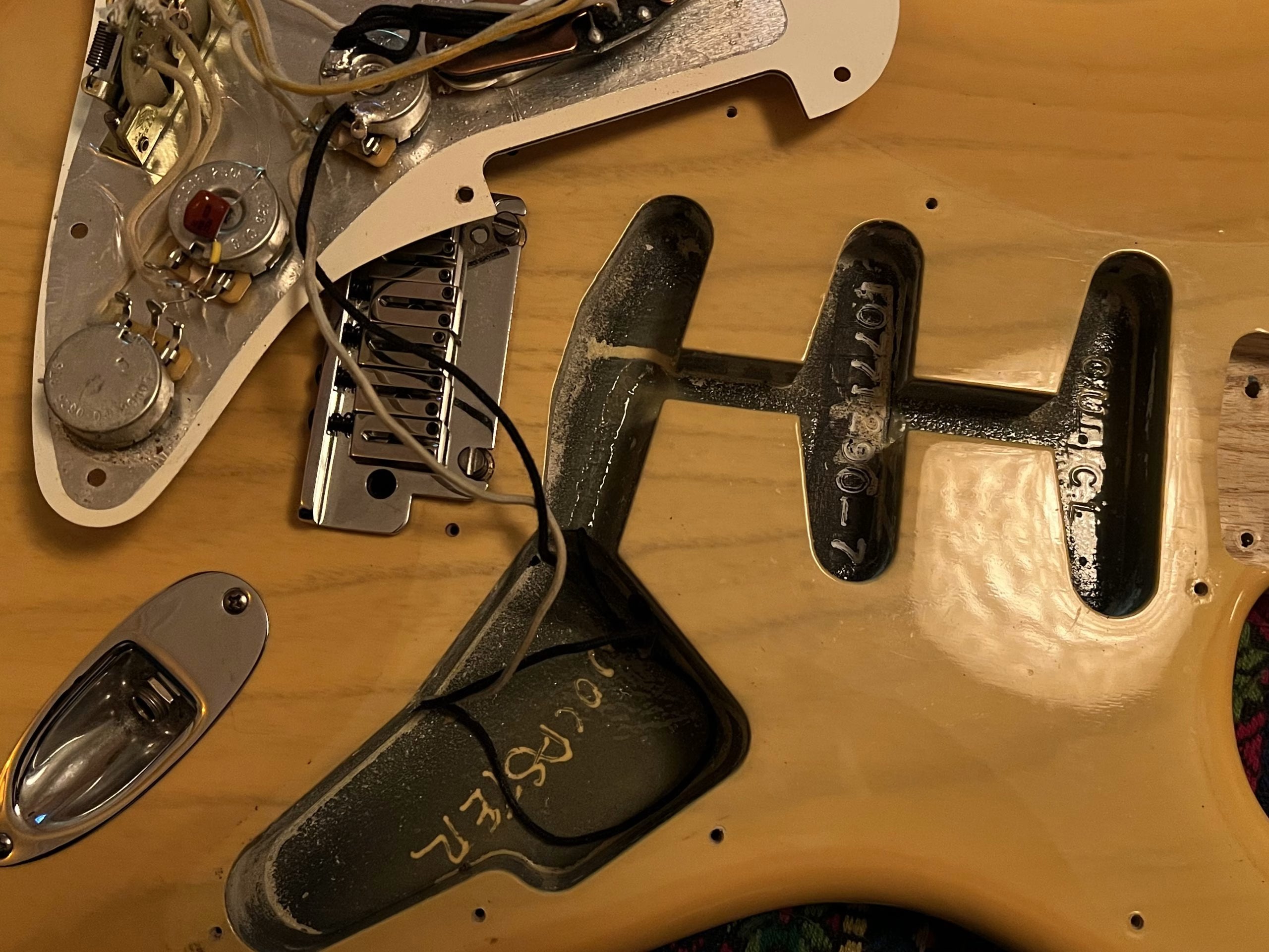 SOLD - 2009 Fender Custom Shop Custom Classic Stratocaster Nocaster Blonde