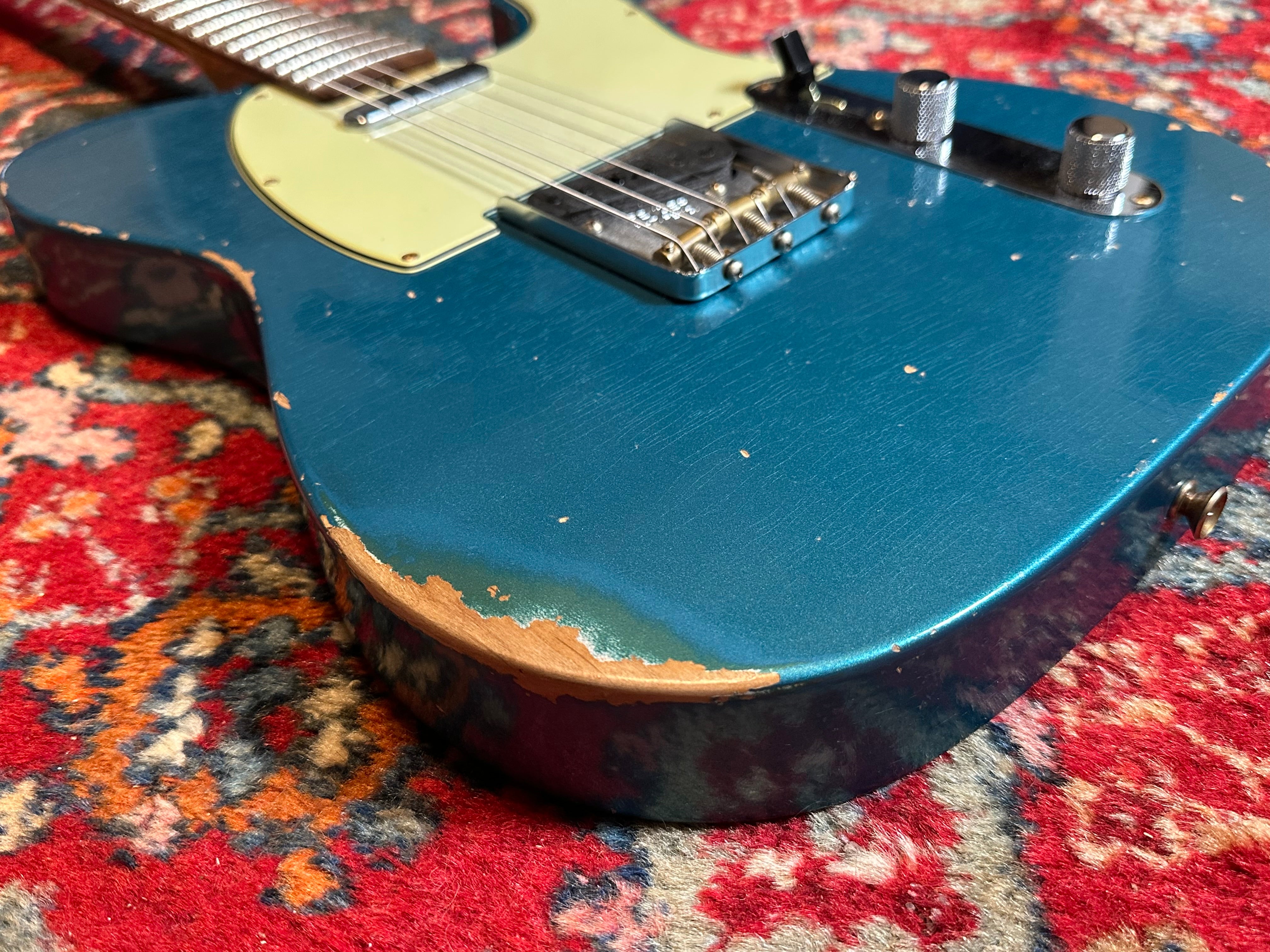 SOLD – 2023 Fender Custom Shop ’60 Limited Edition Relic Telecaster in Ocean Tuquoise