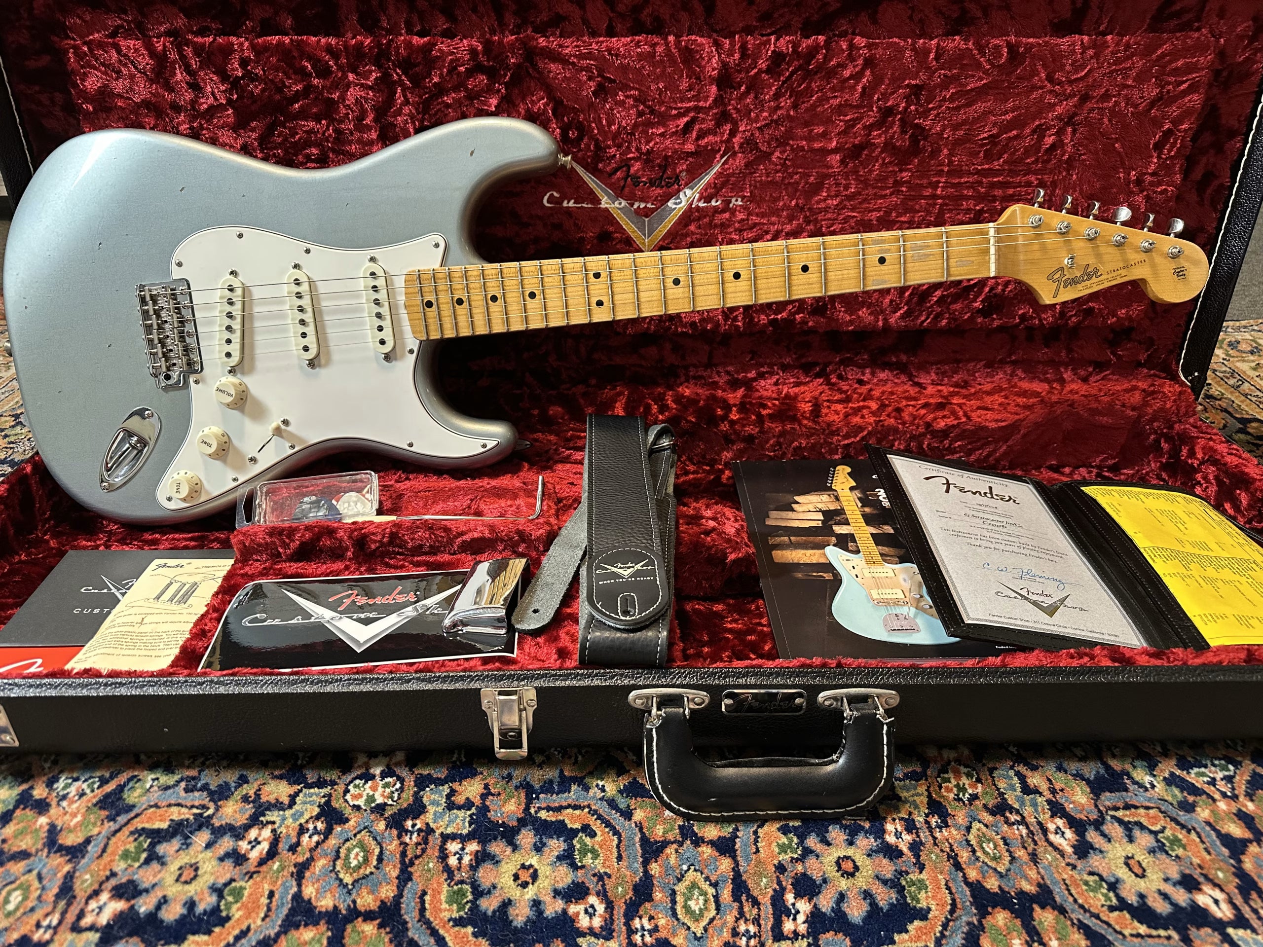 Fender Custom Shop '65 Journeyman Stratocaster 2018 Ice Blue Metalic