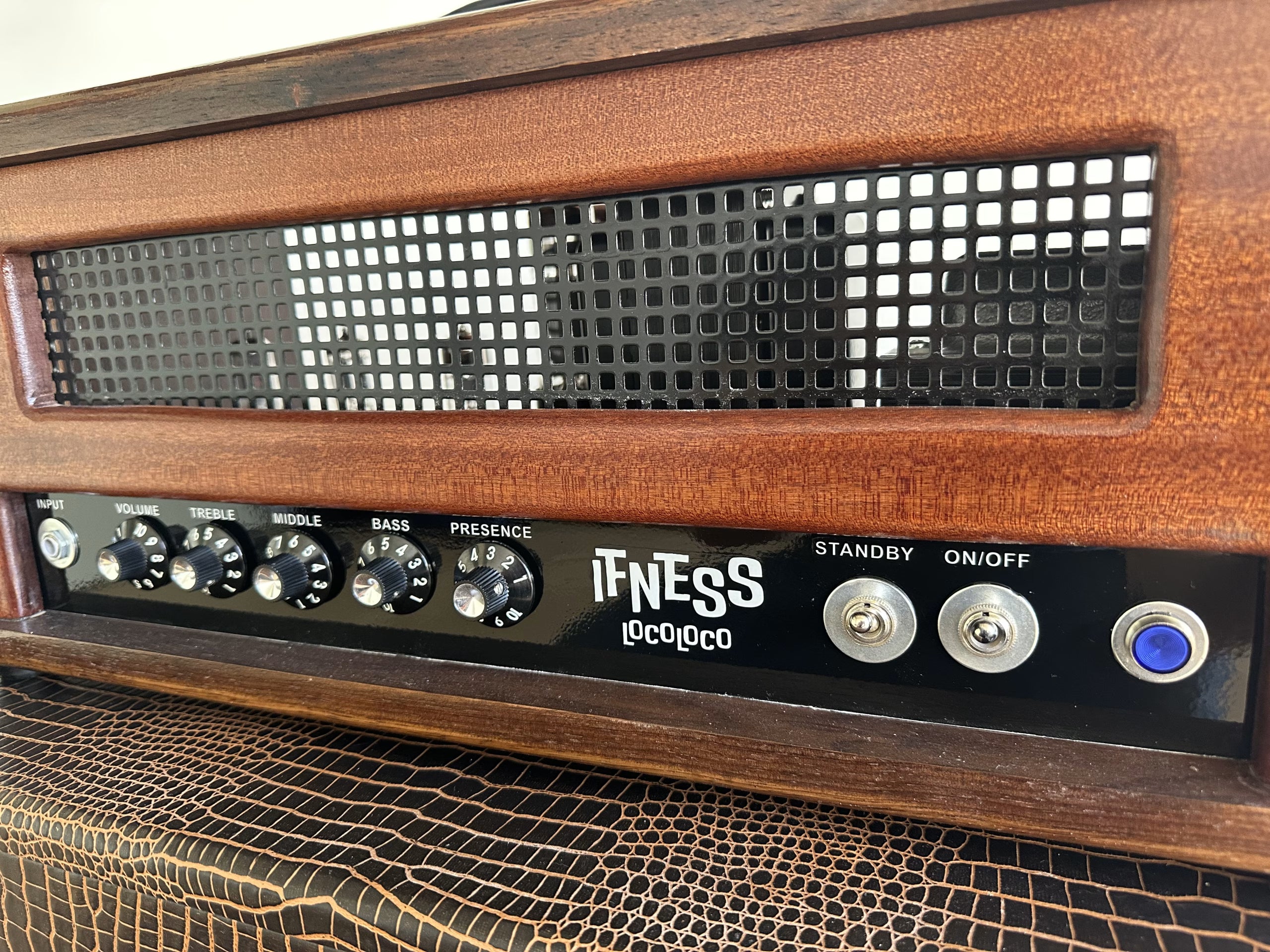 IFNESS LocoLoco - Handbuilt Trainwreck Clone