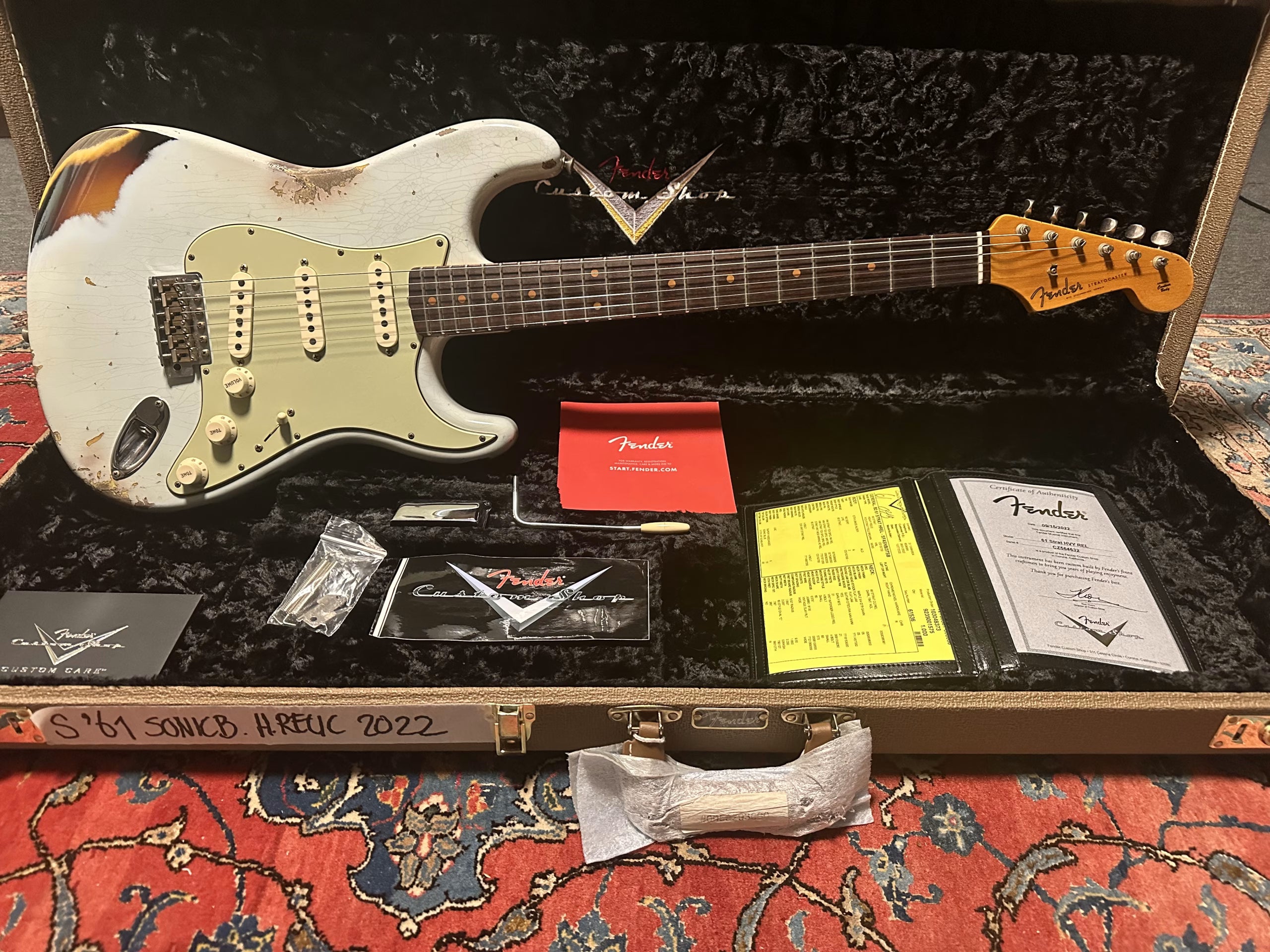 Fender Custom Shop '61 Heavy Relic Stratocaster 2022 Sonic Blue over Sunburst