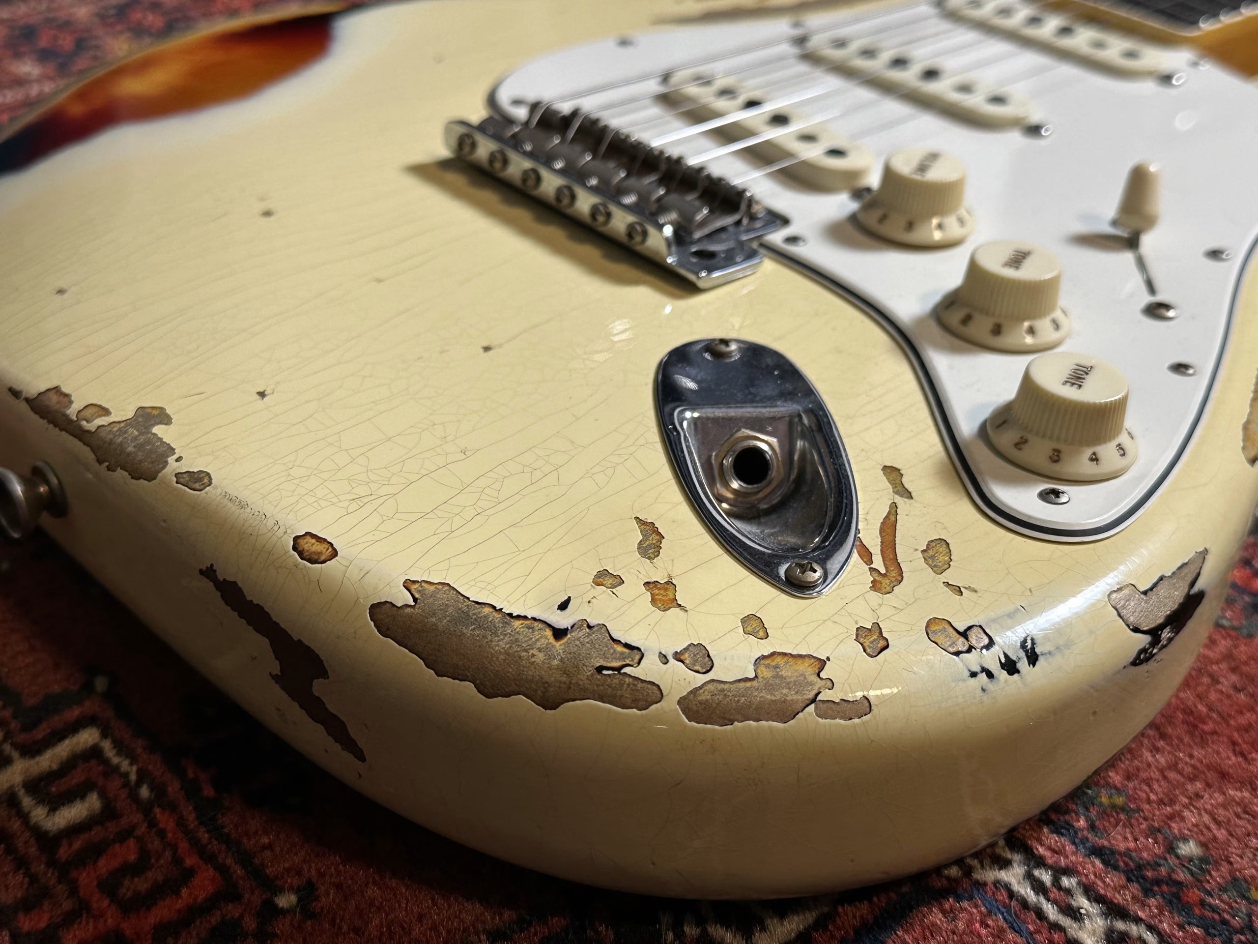 SOLD - Fender Custom Shop '67 LTD NAMM Heavy Relic Stratocaster 2019 Vintage White over Sunburst
