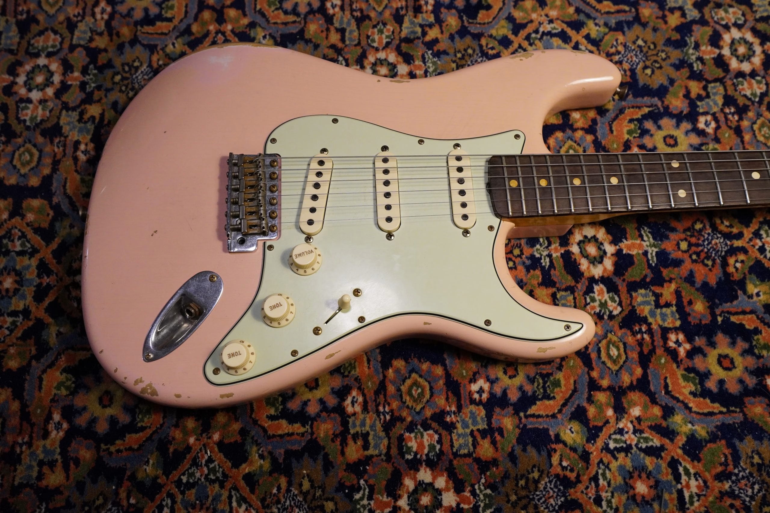 SOLD - 2020 Fender Custom Shop 60 Ltd Relic Stratocaster Aged Shell Pink