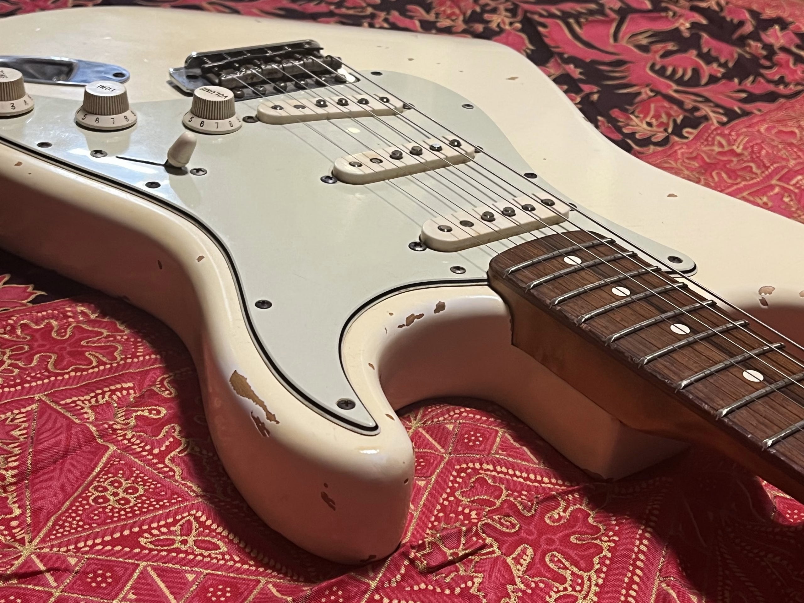 SOLD - 1996 Fender Custom Shop 60 Cunetto Relic Stratocaster Olympic White