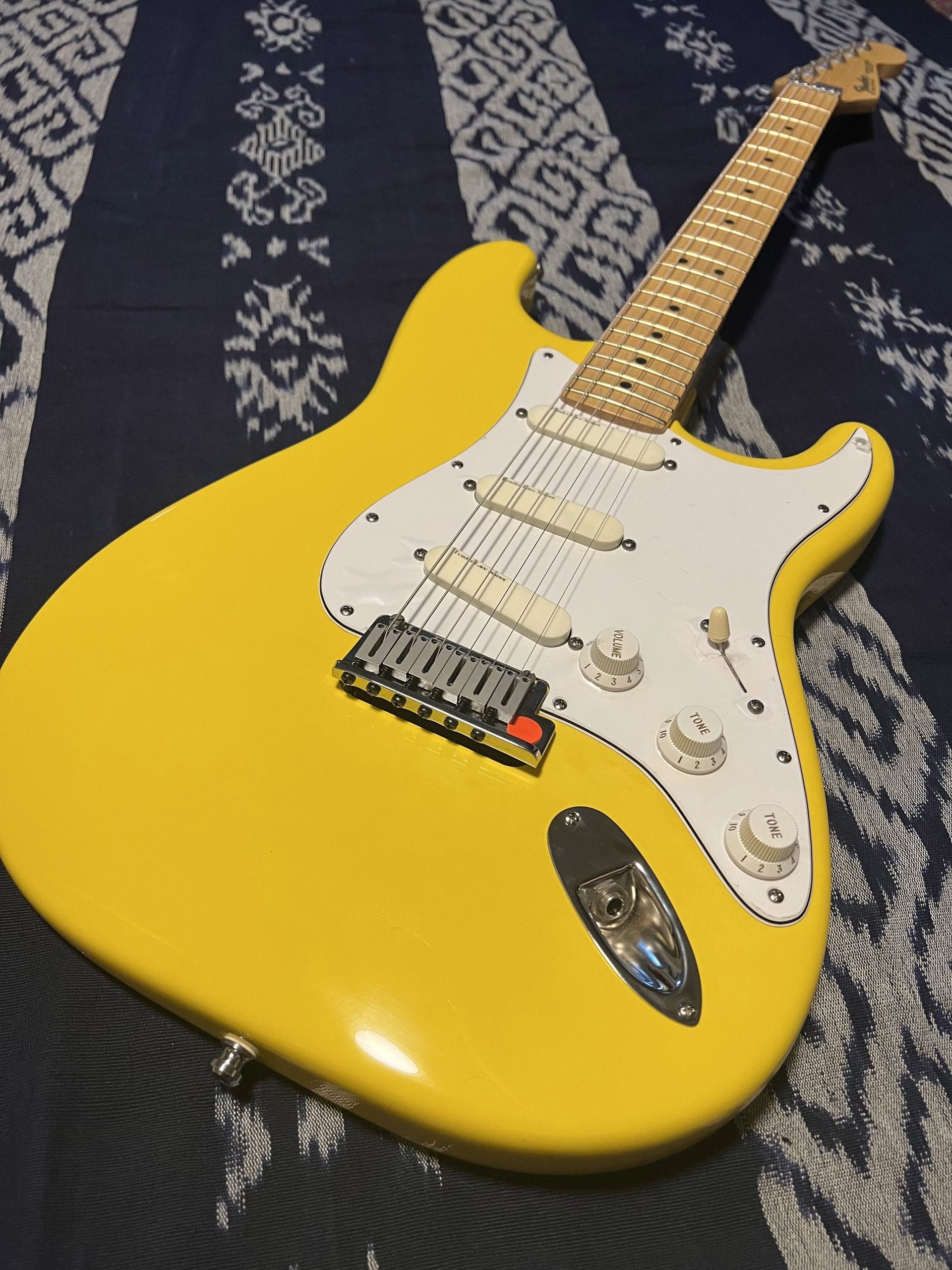 SOLD - 1988 Strat Plus Graffiti Yellow - Never played