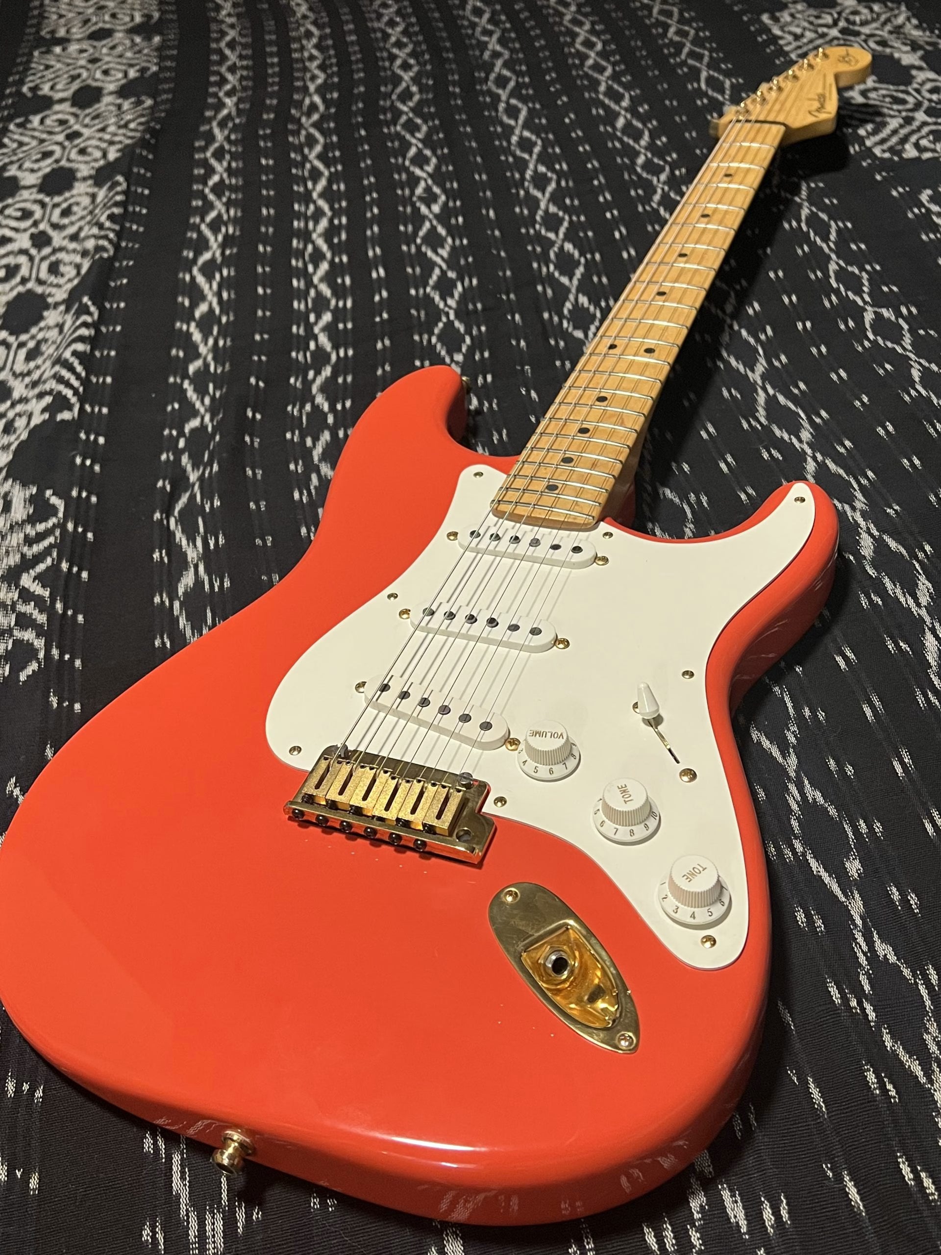 SOLD - 1992 Custom Shop Hank Marvin Signature Limited Edition Stratocaster Fiesta Red