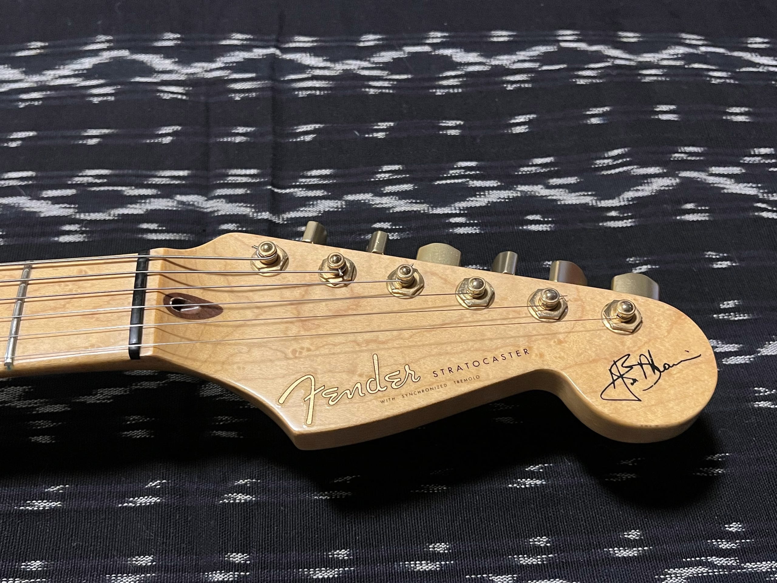 SOLD - 1992 Custom Shop Hank Marvin Signature Limited Edition Stratocaster Fiesta Red