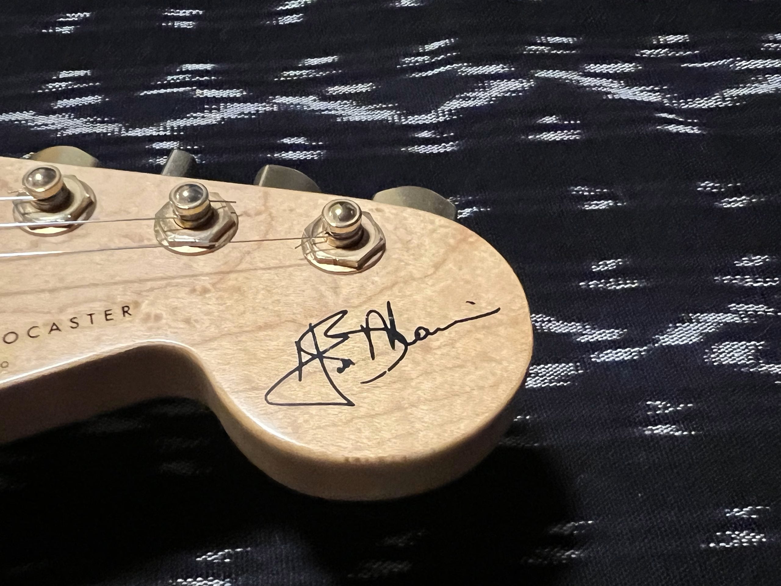SOLD - 1992 Custom Shop Hank Marvin Signature Limited Edition Stratocaster Fiesta Red