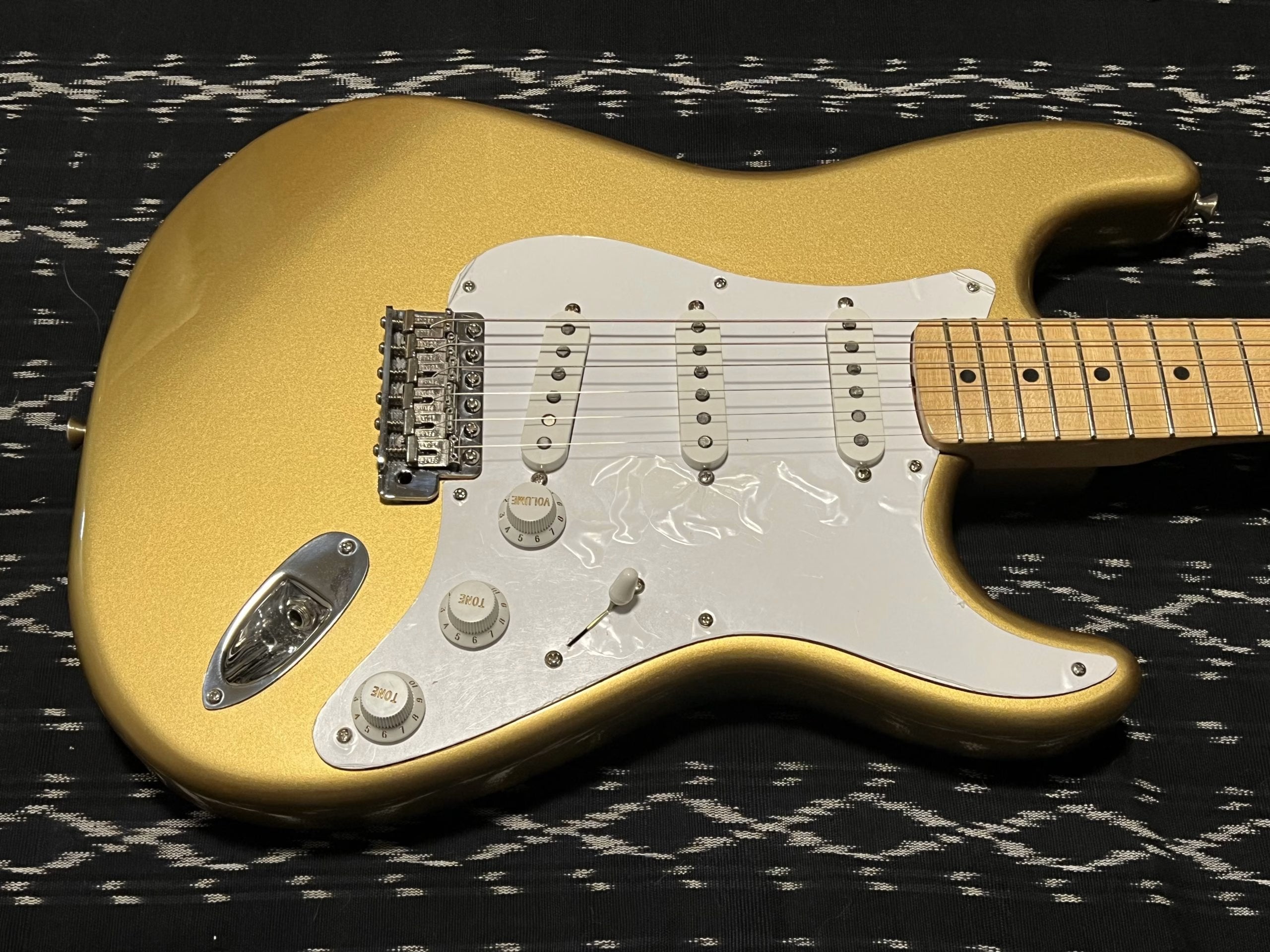 SOLD - 1994 Fender Custom Shop 54 Custom Classic Series Stratocaster Aztec Gold