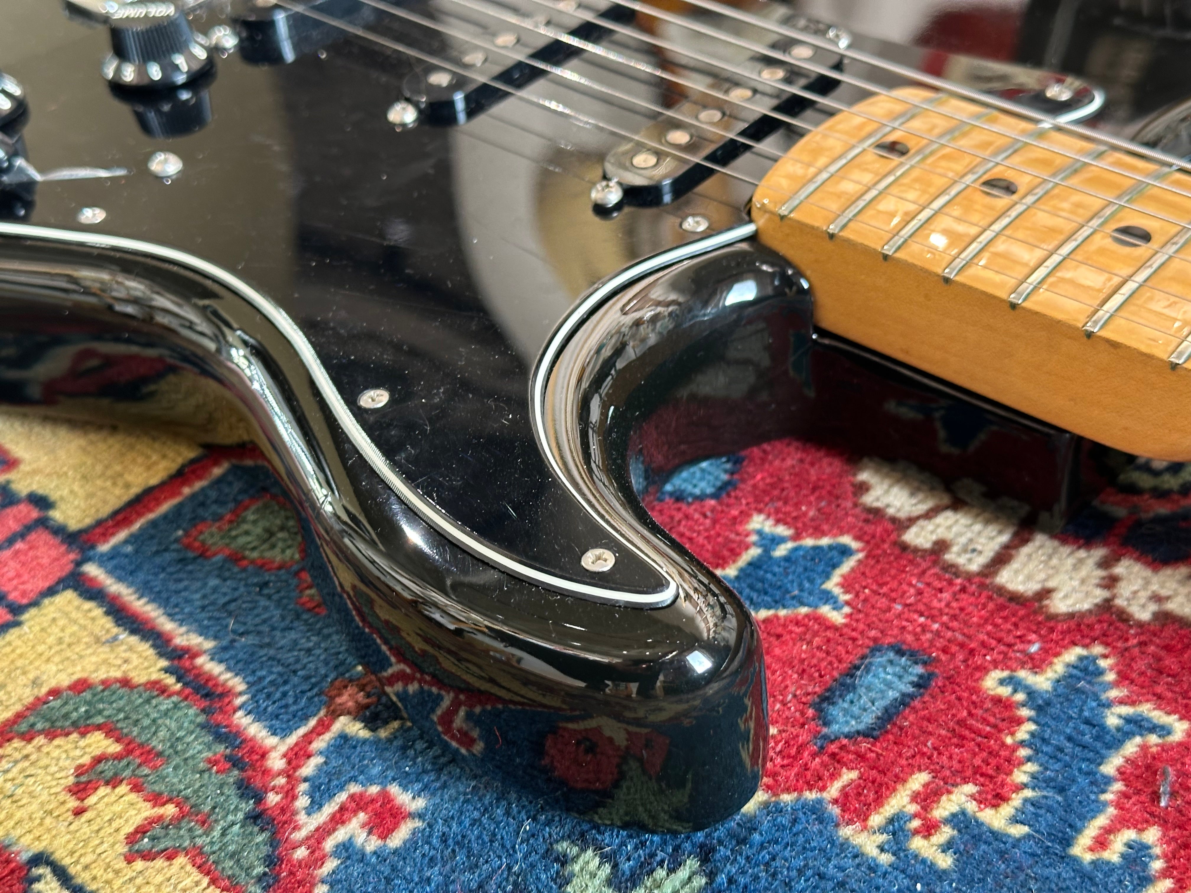 Fender Stratocaster 1977 Black (only 3.7kg)