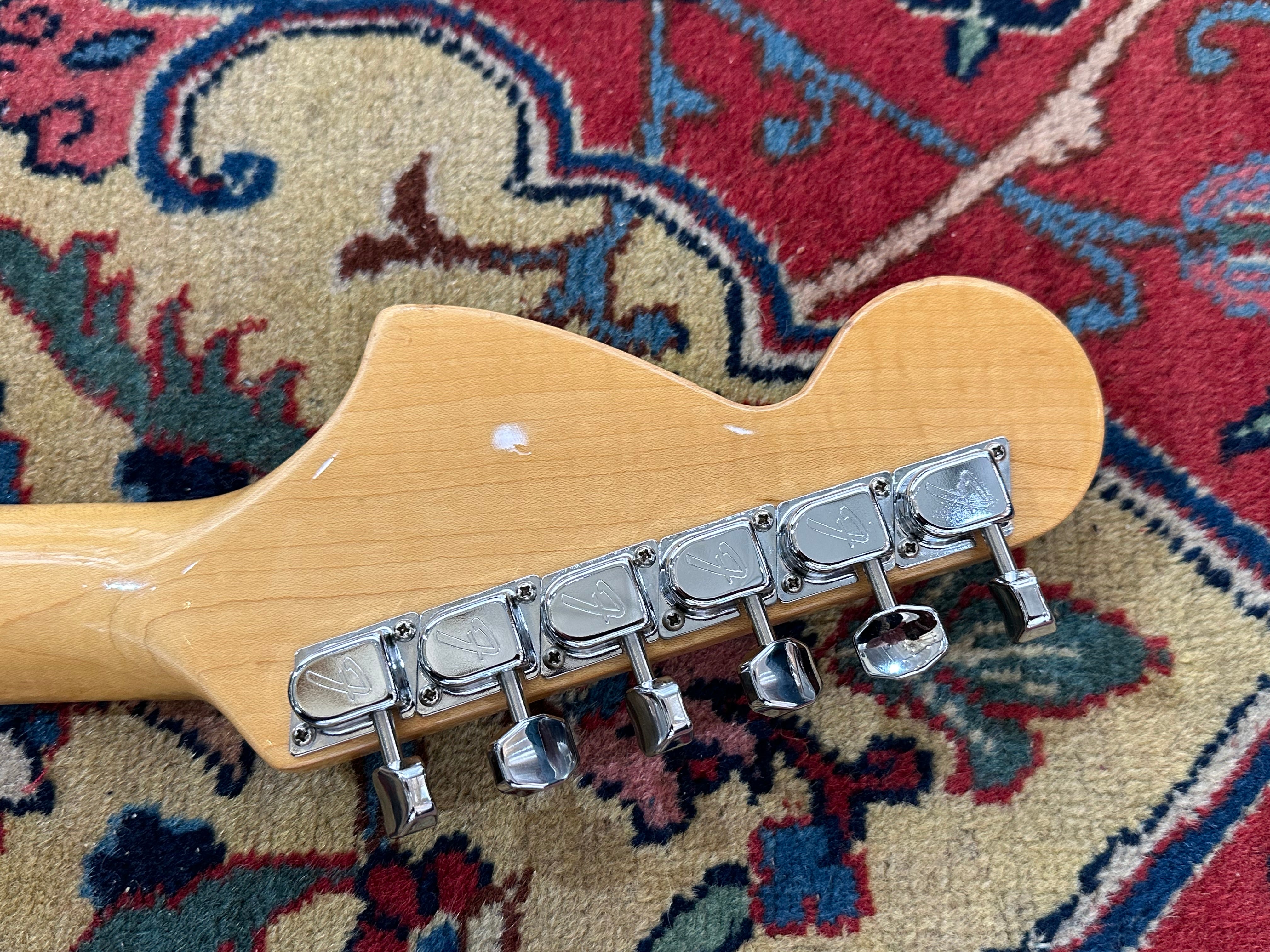 Fender Stratocaster 1977 Black (only 3.7kg)