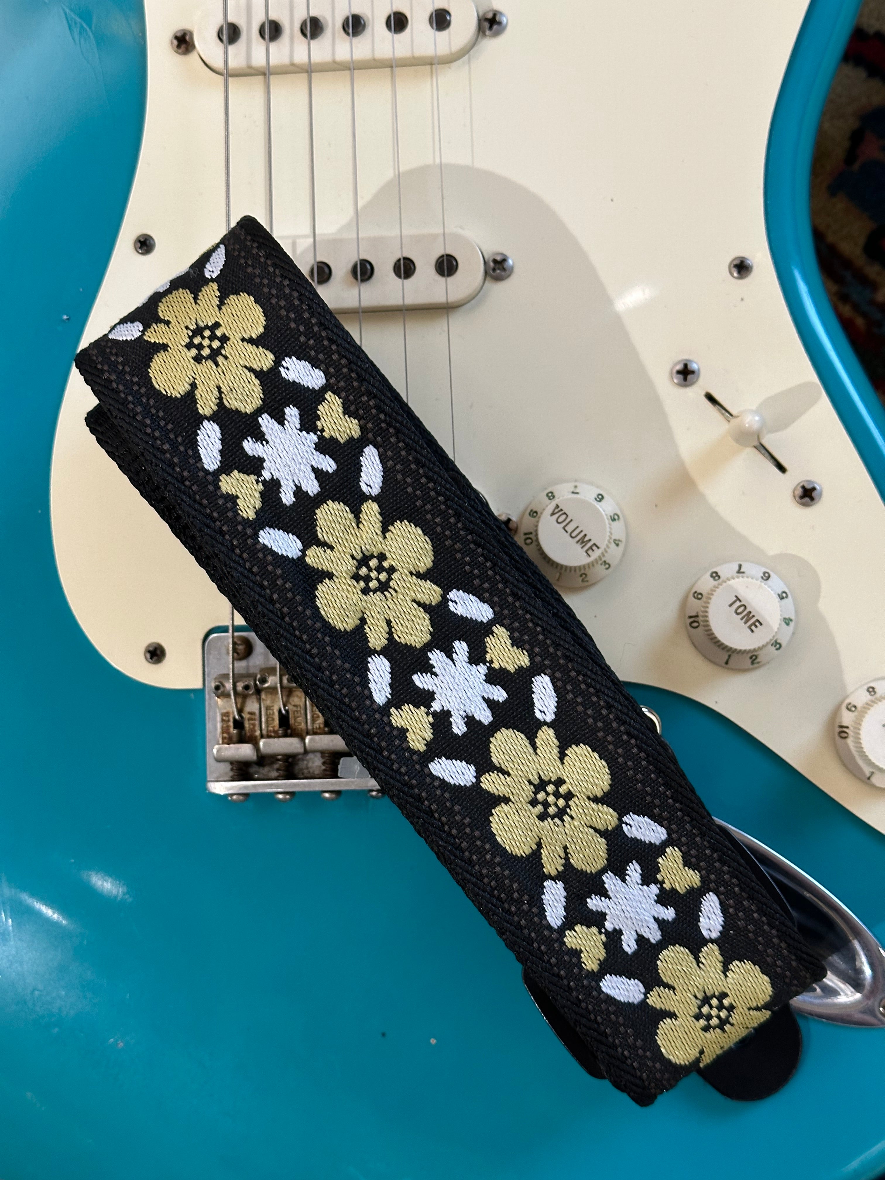 Fender guitar strap, Pasadena woven, yellow clover