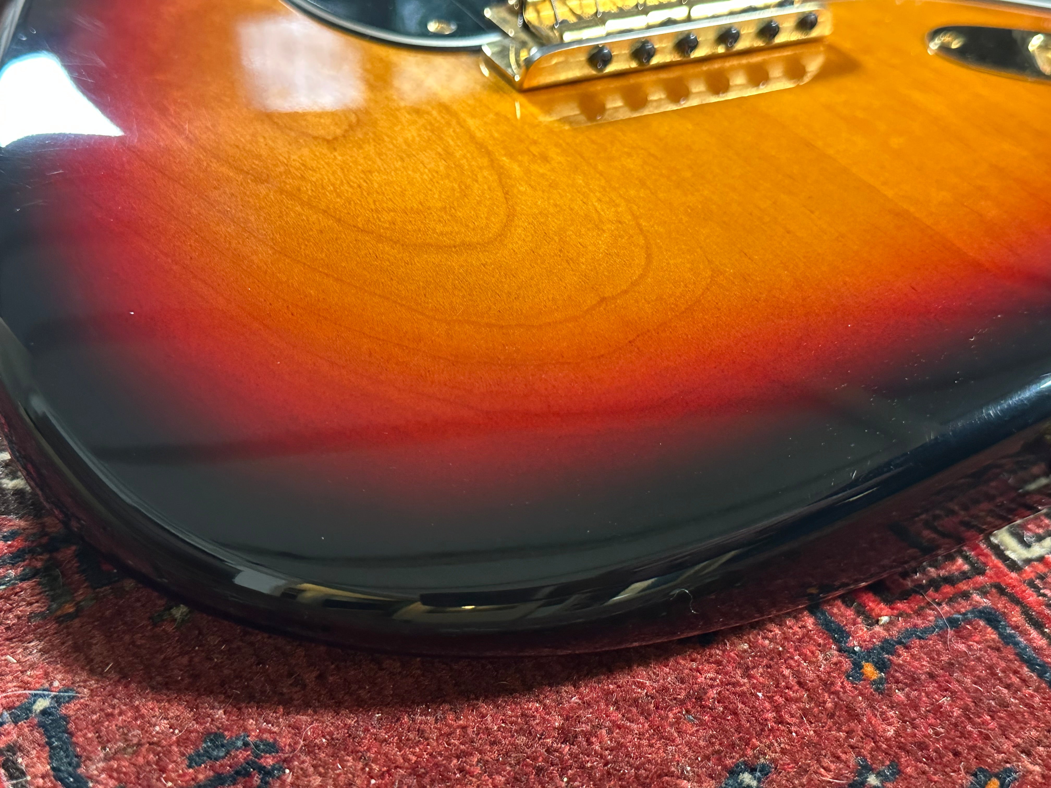 Fender Stevie Ray Vaughan SRV Signature Stratocaster 1998 Sunburst